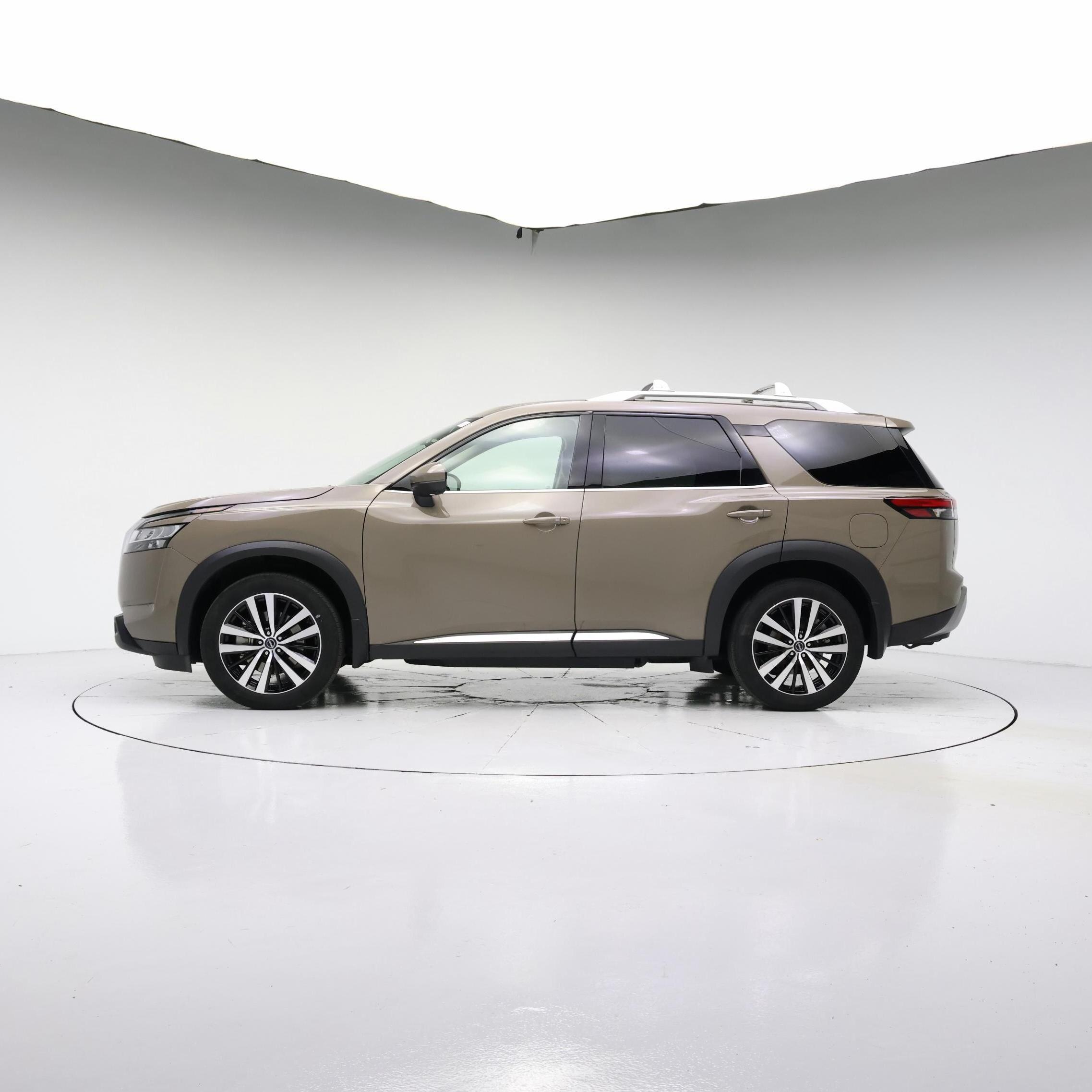 Thumbnail: 2023 Nissan Pathfinder - 3