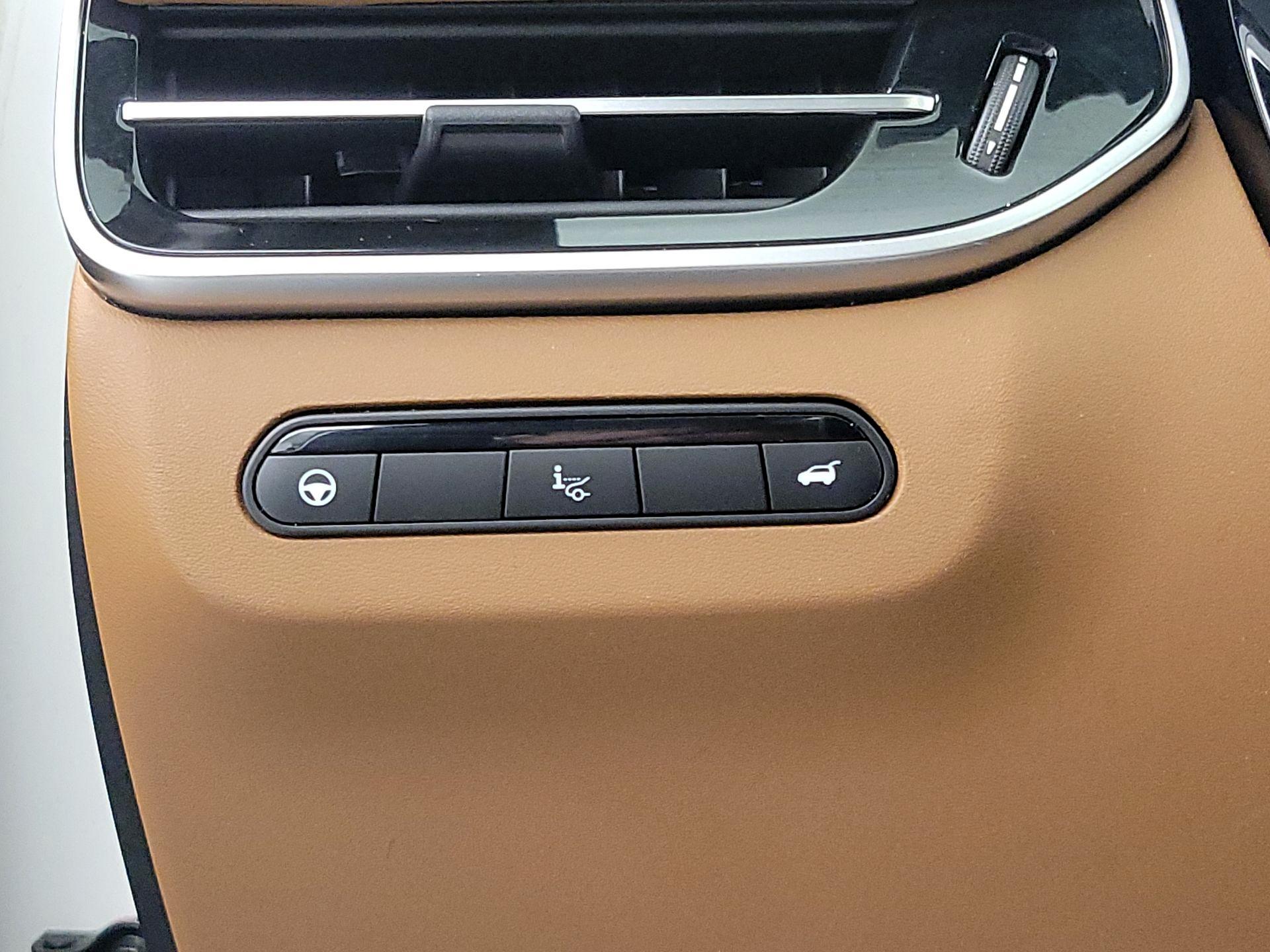 Thumbnail: 2023 INFINITI QX60 - 13
