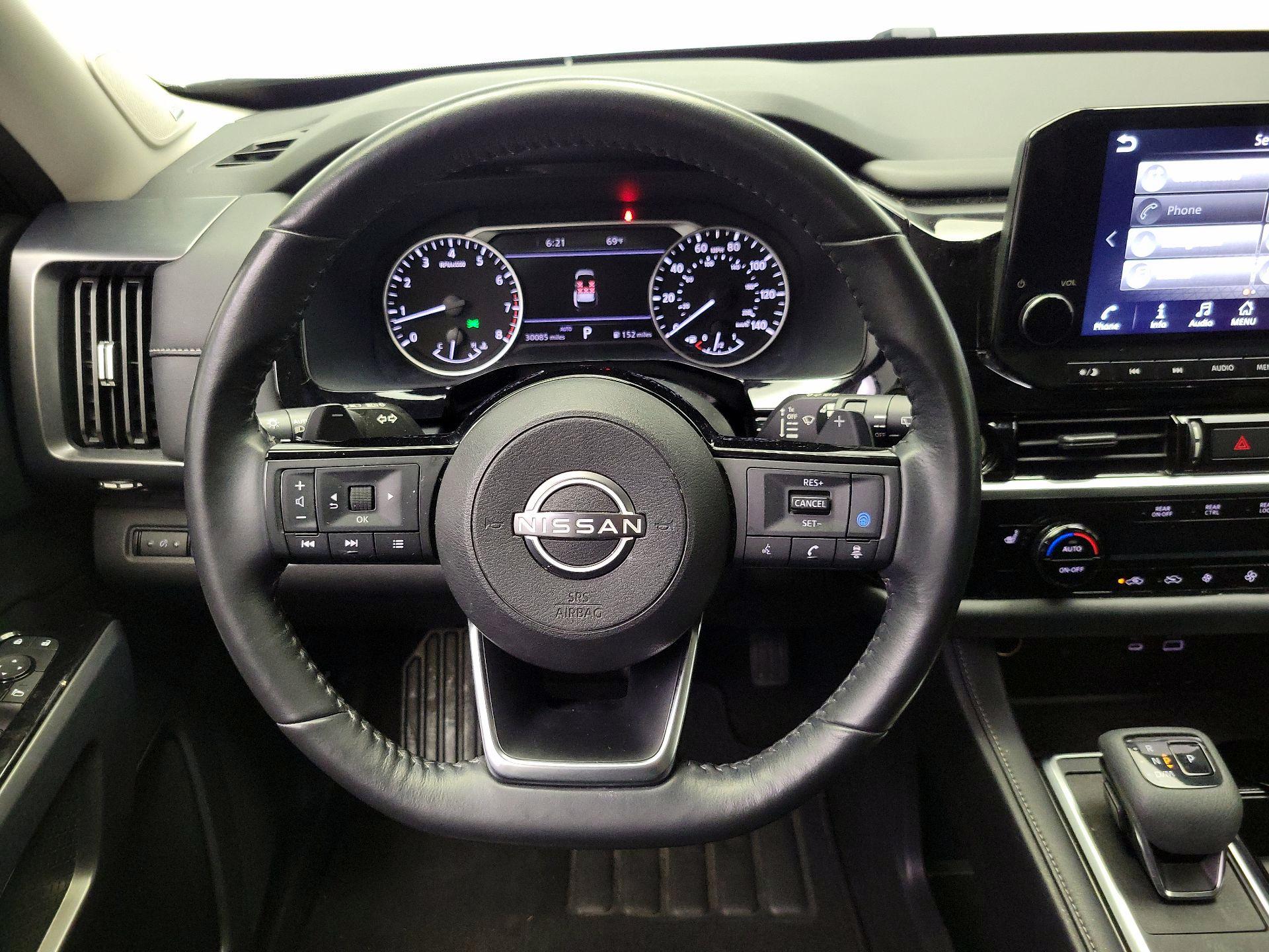 Thumbnail: 2023 Nissan Pathfinder - 10