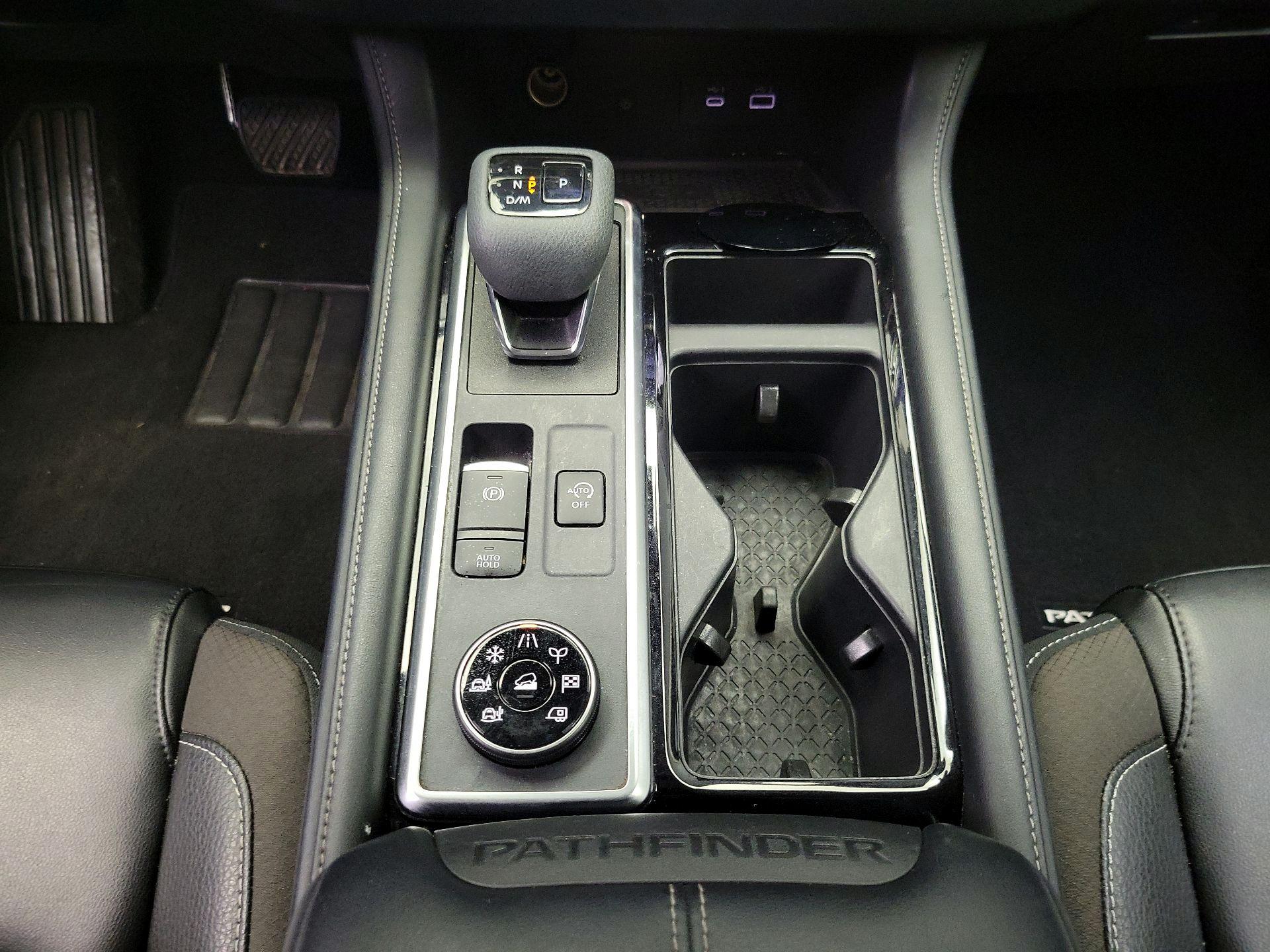 Thumbnail: 2023 Nissan Pathfinder - 18