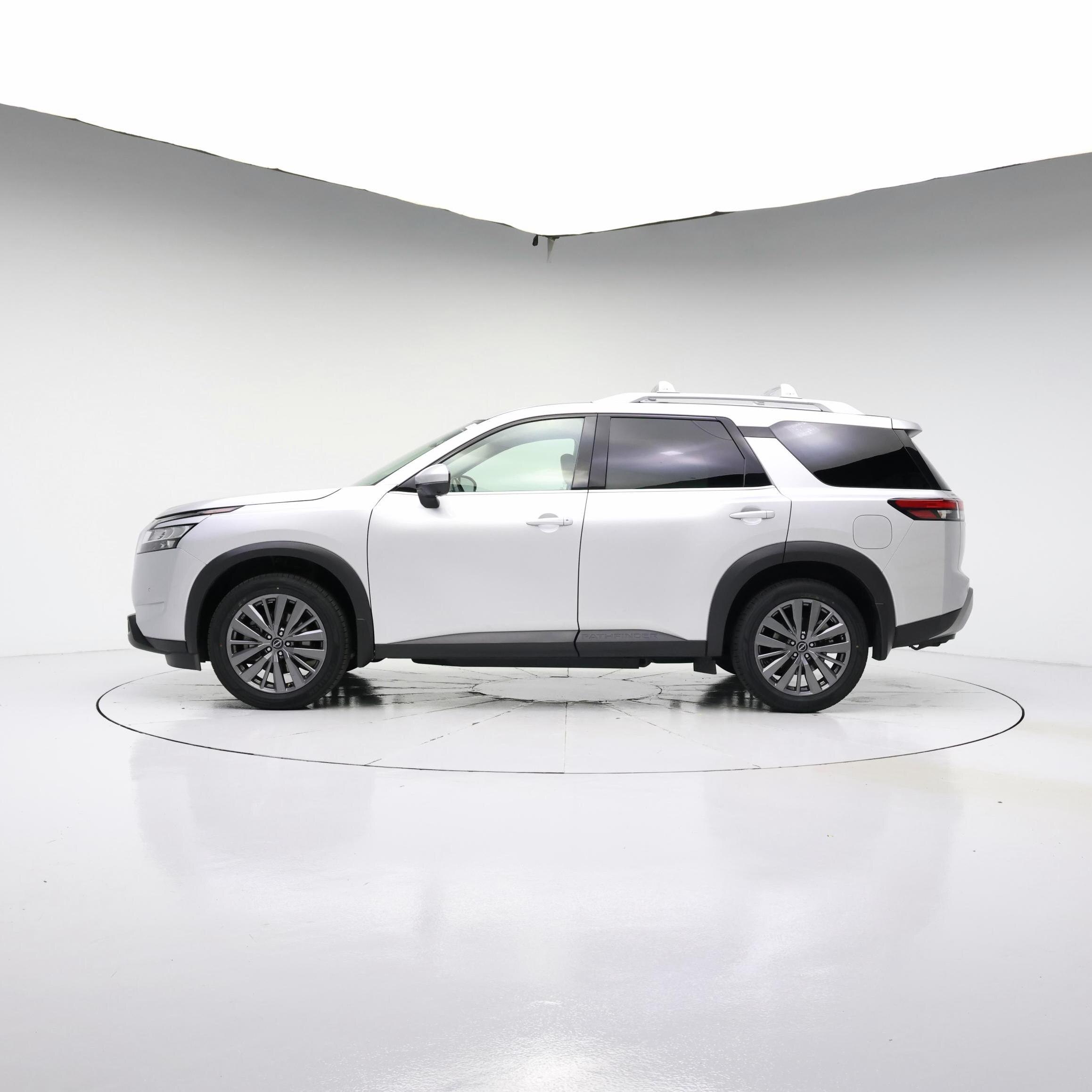 Thumbnail: 2023 Nissan Pathfinder - 3