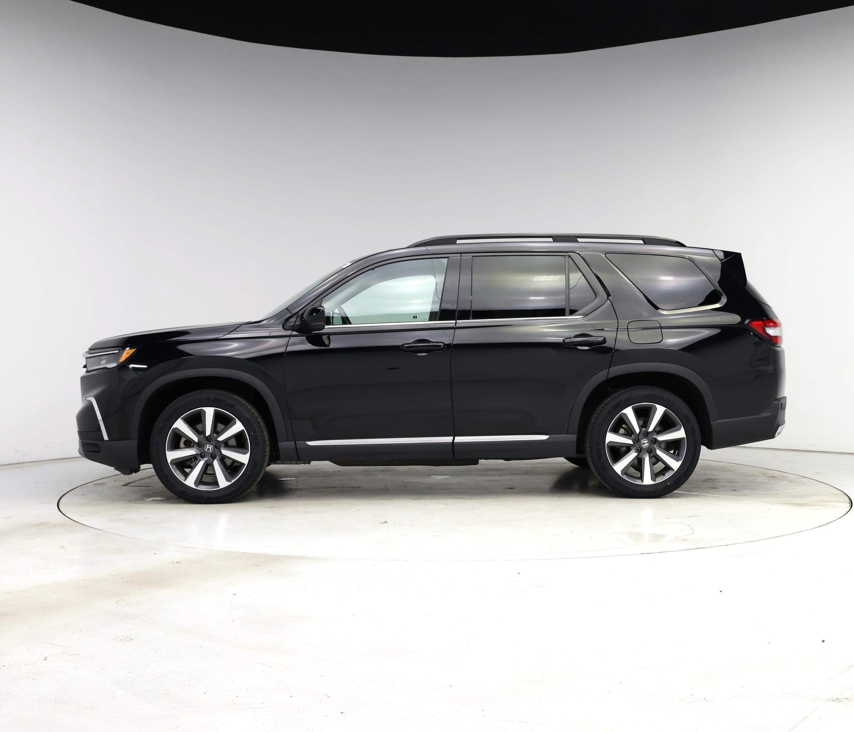 Thumbnail: 2023 Honda Pilot - 3