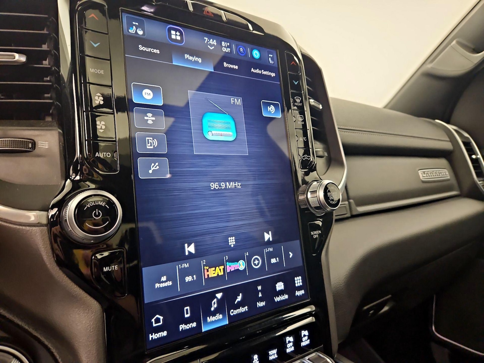 2023 RAM Ram 1500 Pickup Laramie - Photo 17