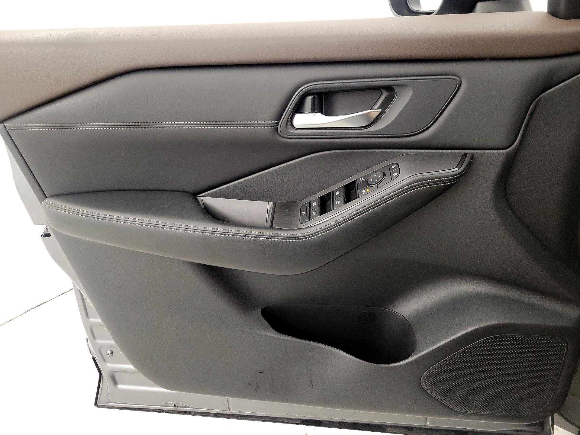 Thumbnail: 2023 Nissan Rogue - 12