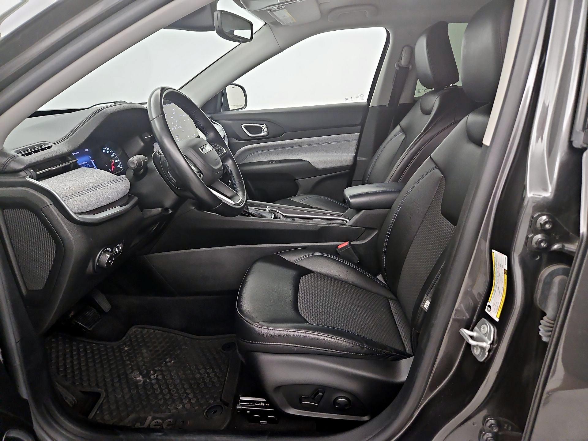 Thumbnail: 2022 Jeep Compass - 11