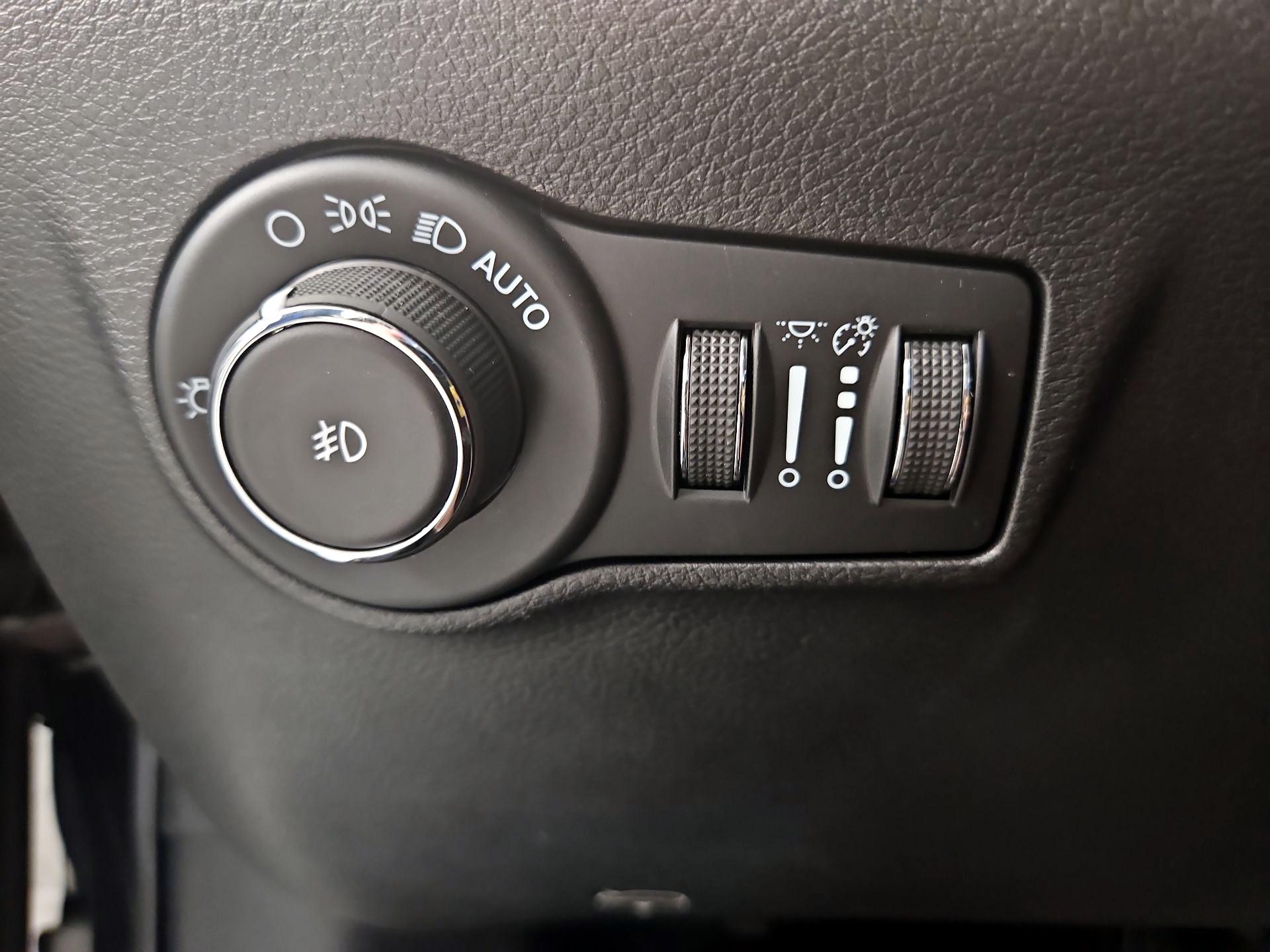 Thumbnail: 2022 Jeep Compass - 13