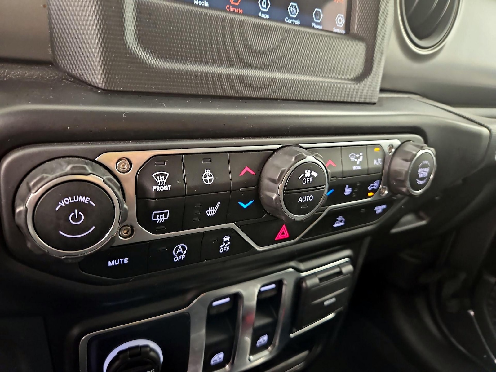 2022 Jeep Wrangler Sport S - Photo 17