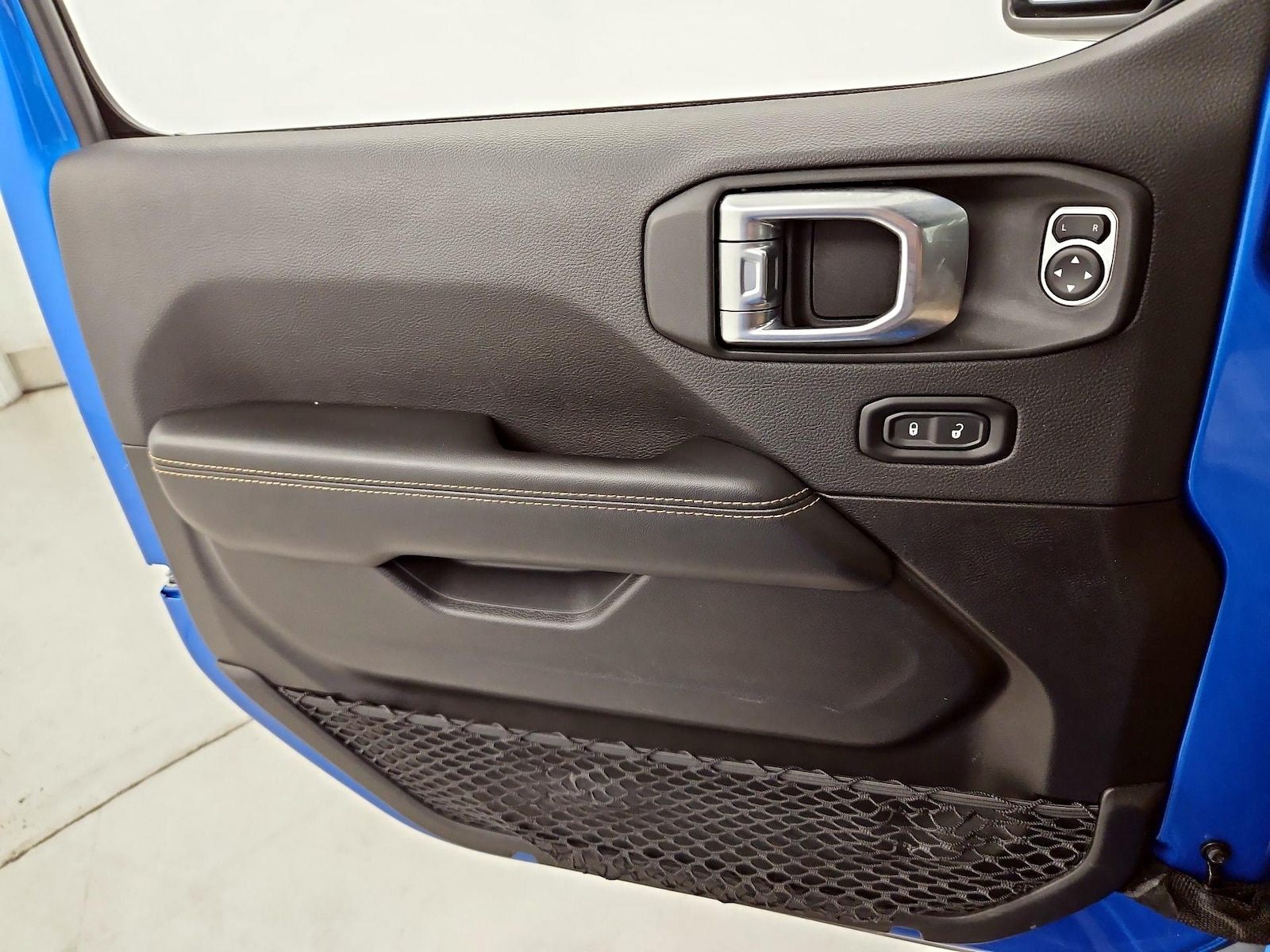 2024 Jeep Wrangler 4-Door Sahara - Photo 13