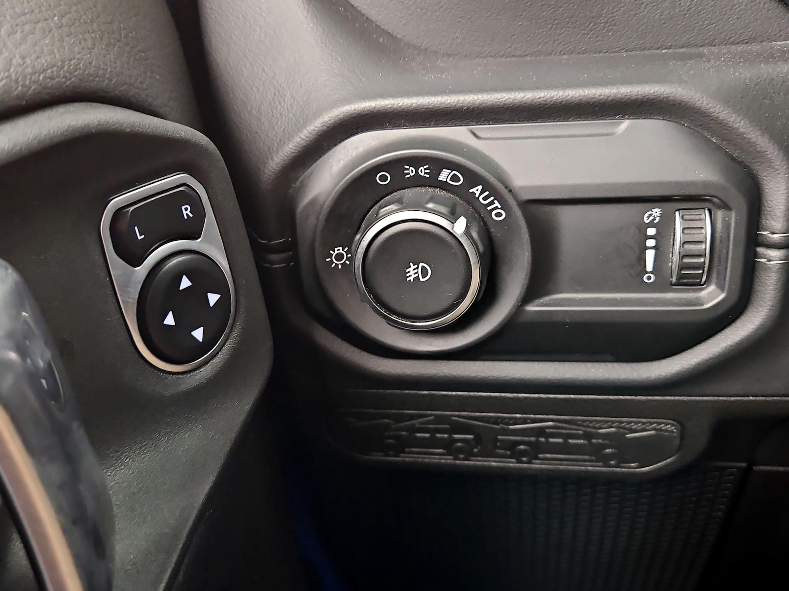 2024 Jeep Wrangler 4-Door Sahara - Photo 14
