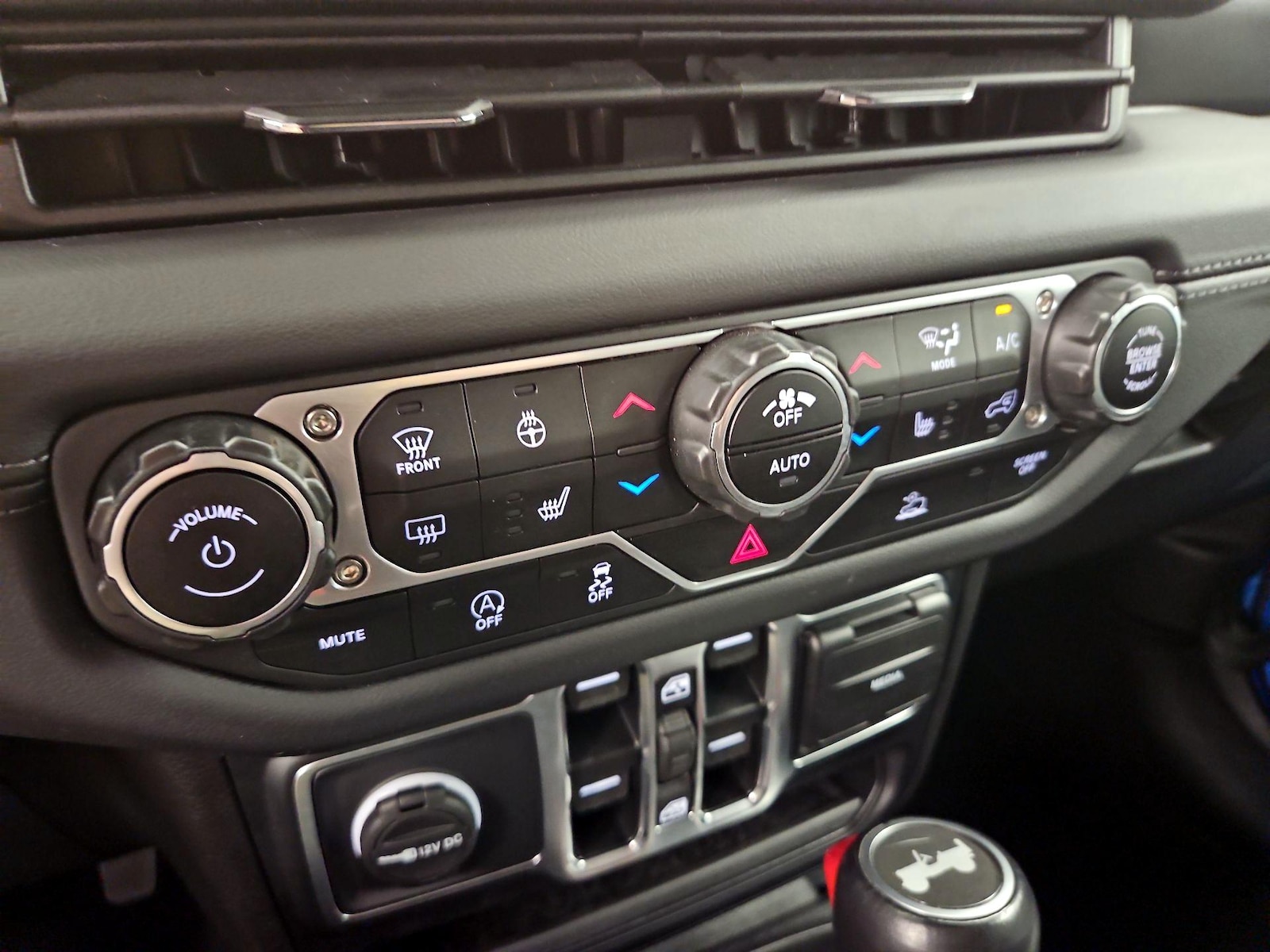 2024 Jeep Wrangler 4-Door Sahara - Photo 18