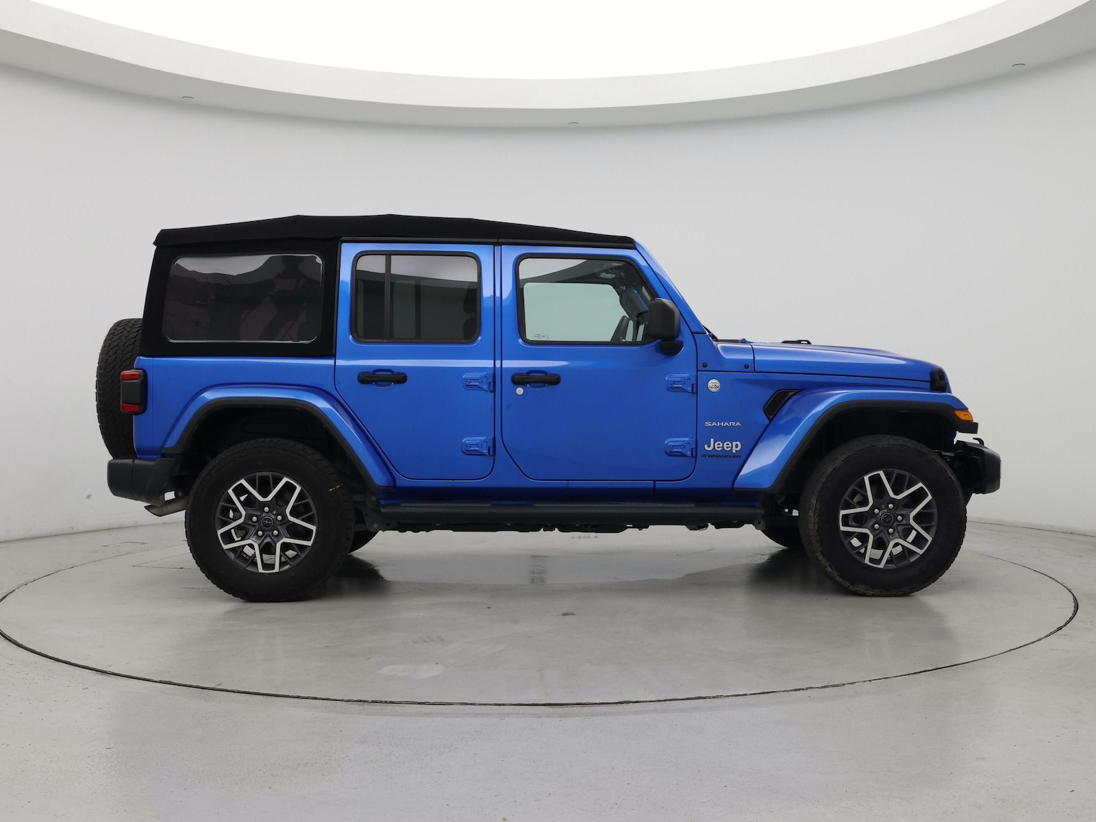 2024 Jeep Wrangler 4-Door Sahara - Photo 8