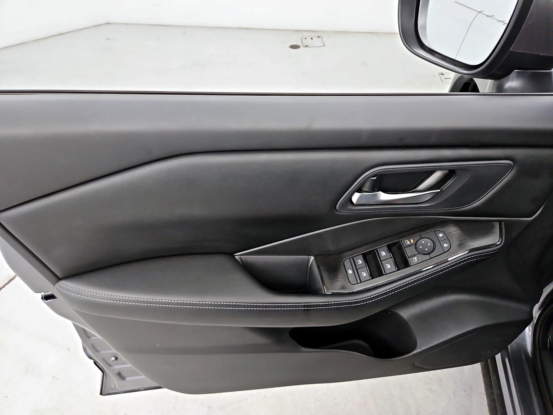 Thumbnail: 2025 Nissan Rogue - 12