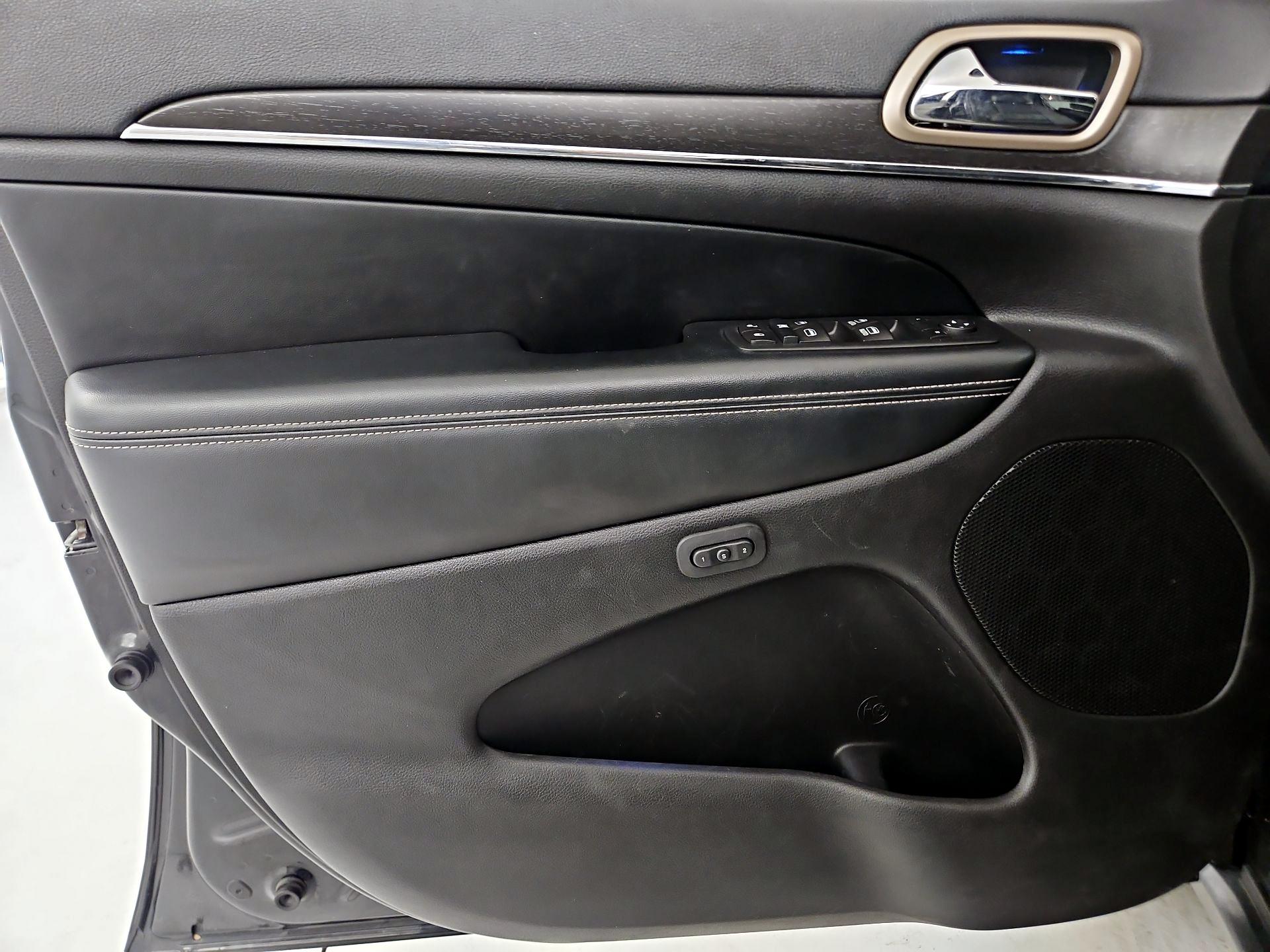 Thumbnail: 2016 Jeep Grand Cherokee - 10
