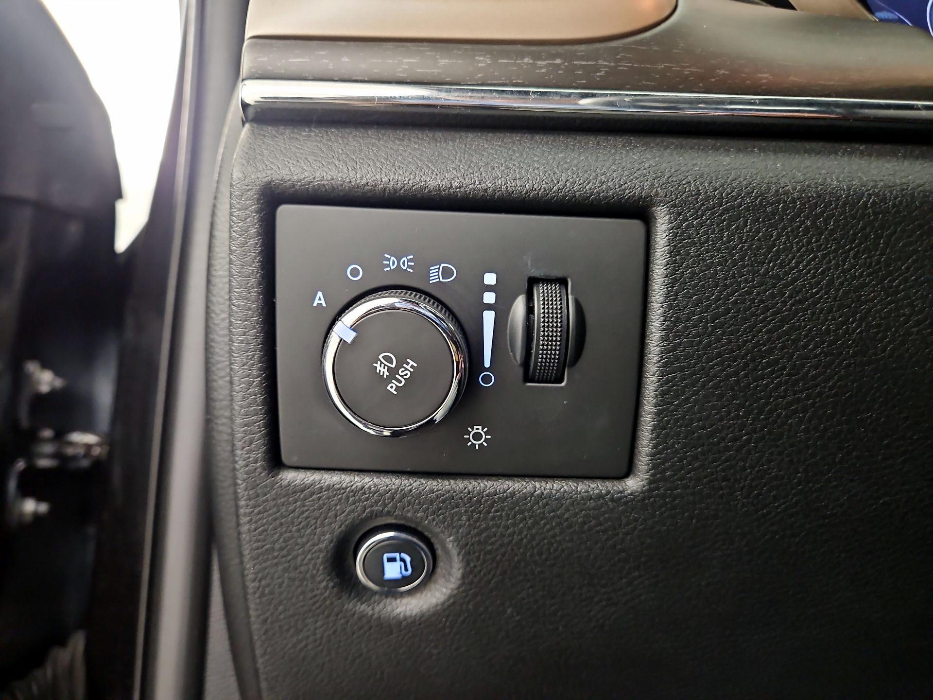 Thumbnail: 2016 Jeep Grand Cherokee - 11