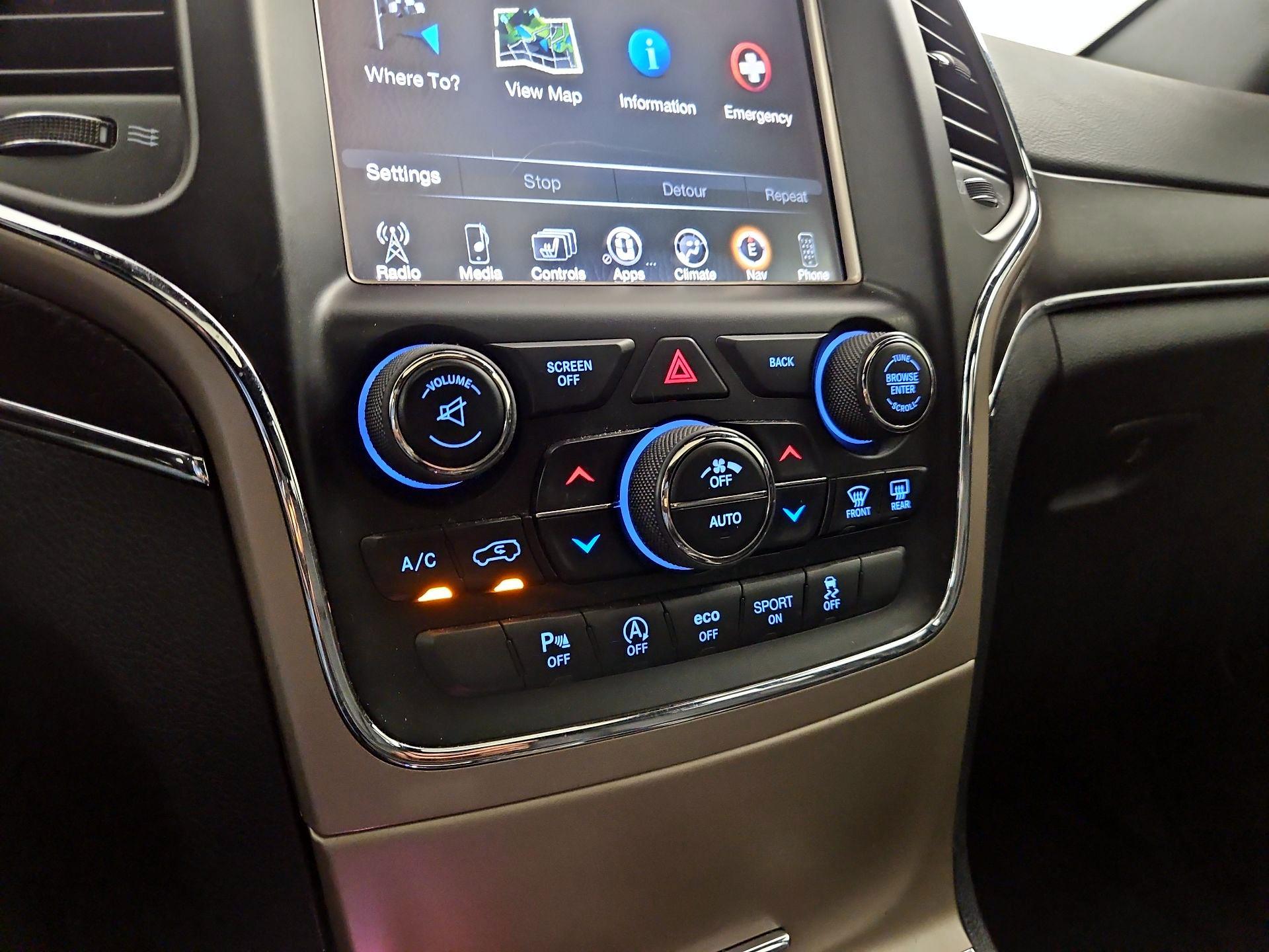 Thumbnail: 2016 Jeep Grand Cherokee - 15