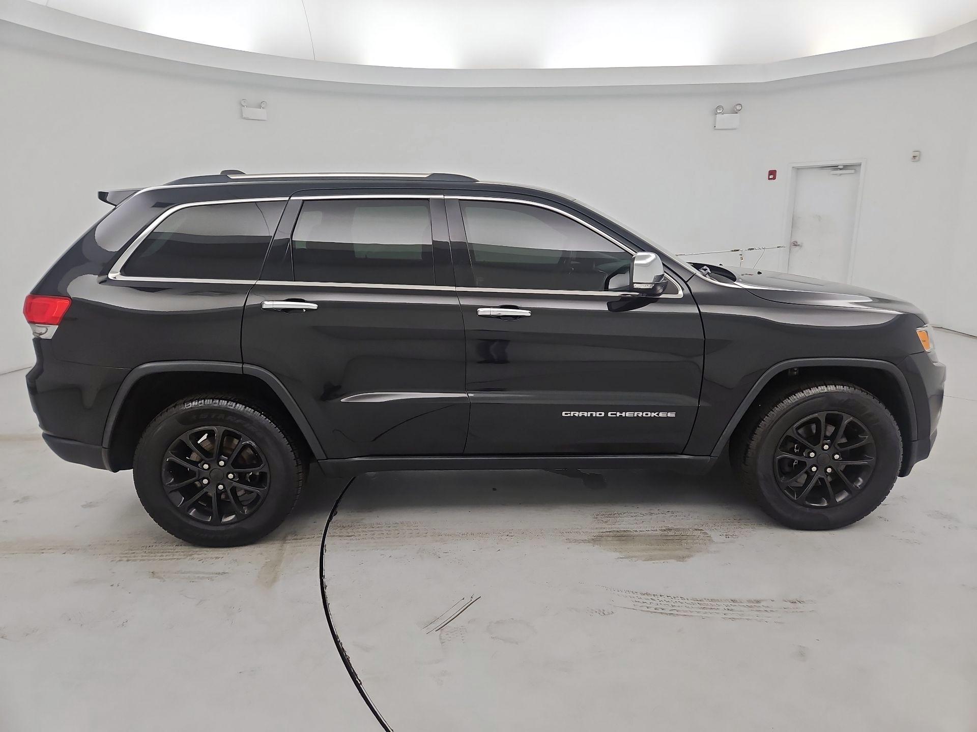 Thumbnail: 2016 Jeep Grand Cherokee - 4