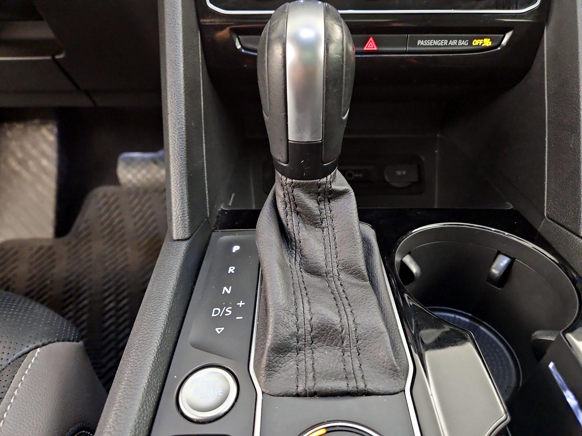 Thumbnail: 2021 Volkswagen Atlas - 15