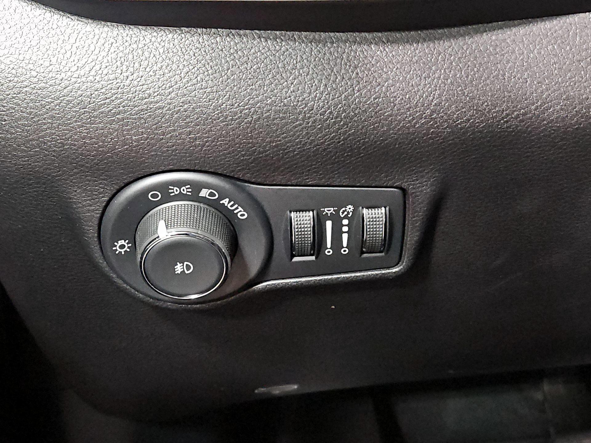 Thumbnail: 2022 Jeep Compass - 11