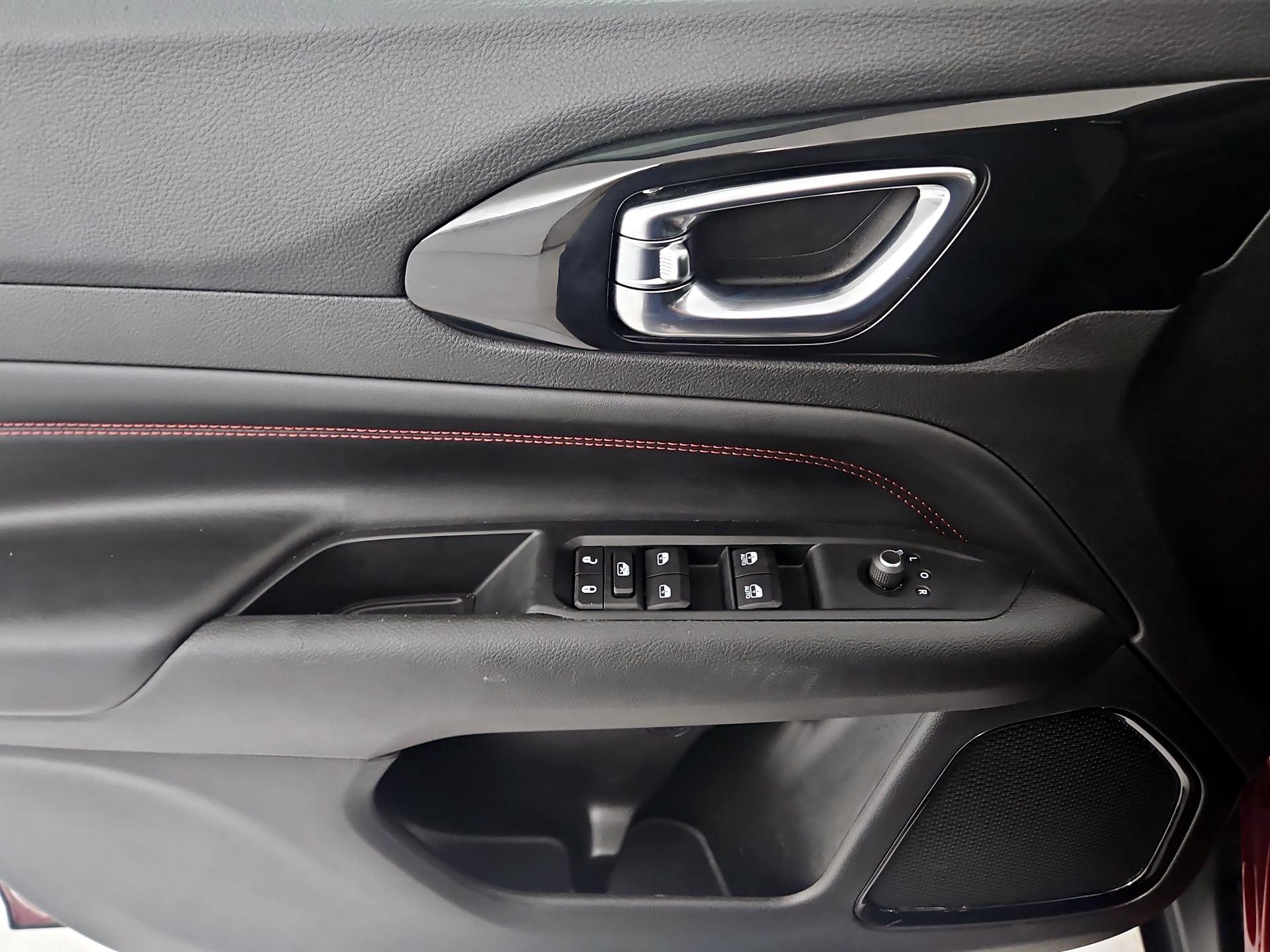 Thumbnail: 2022 Jeep Compass - 10