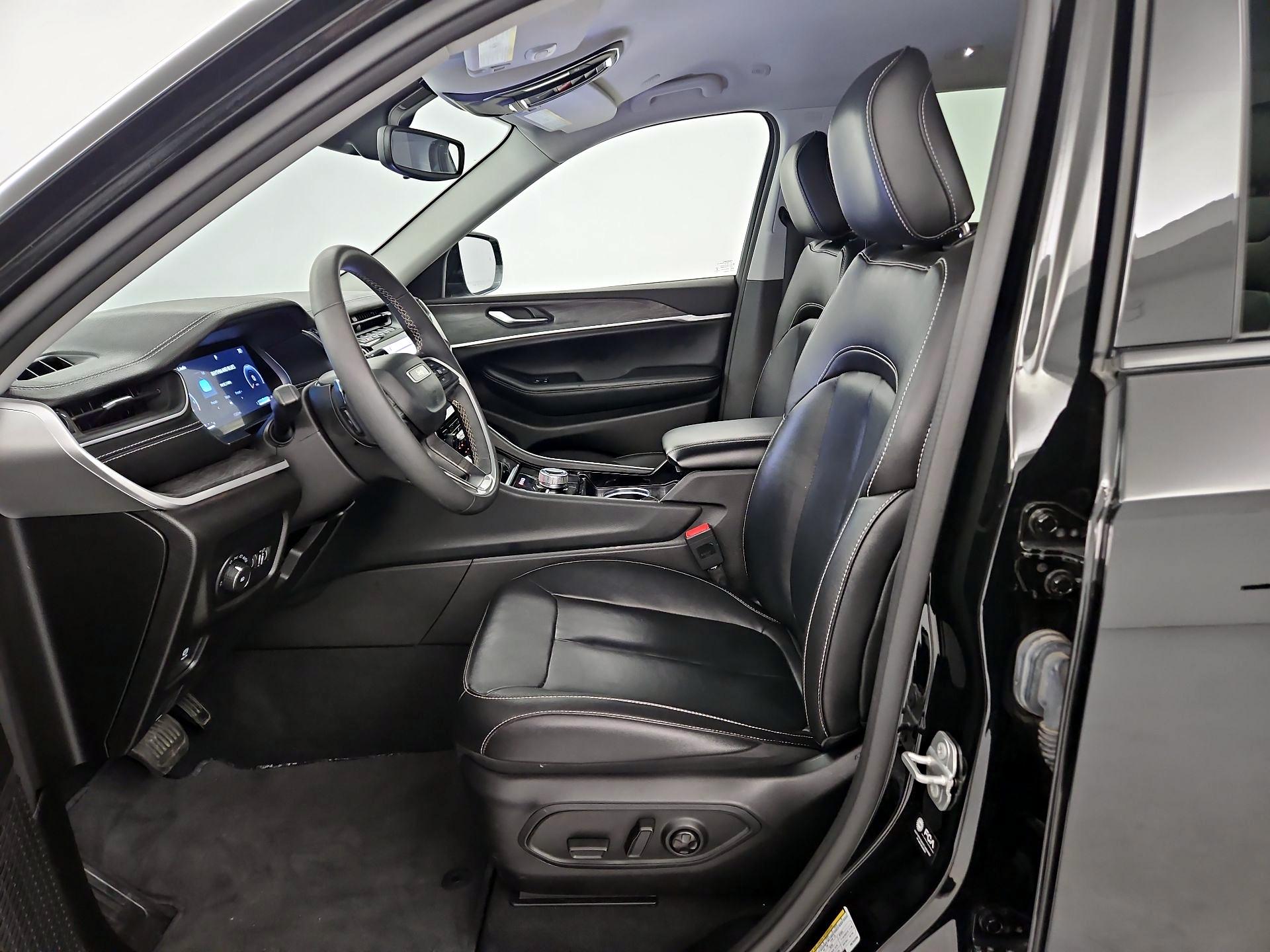 Thumbnail: 2023 Jeep Grand Cherokee L - 9