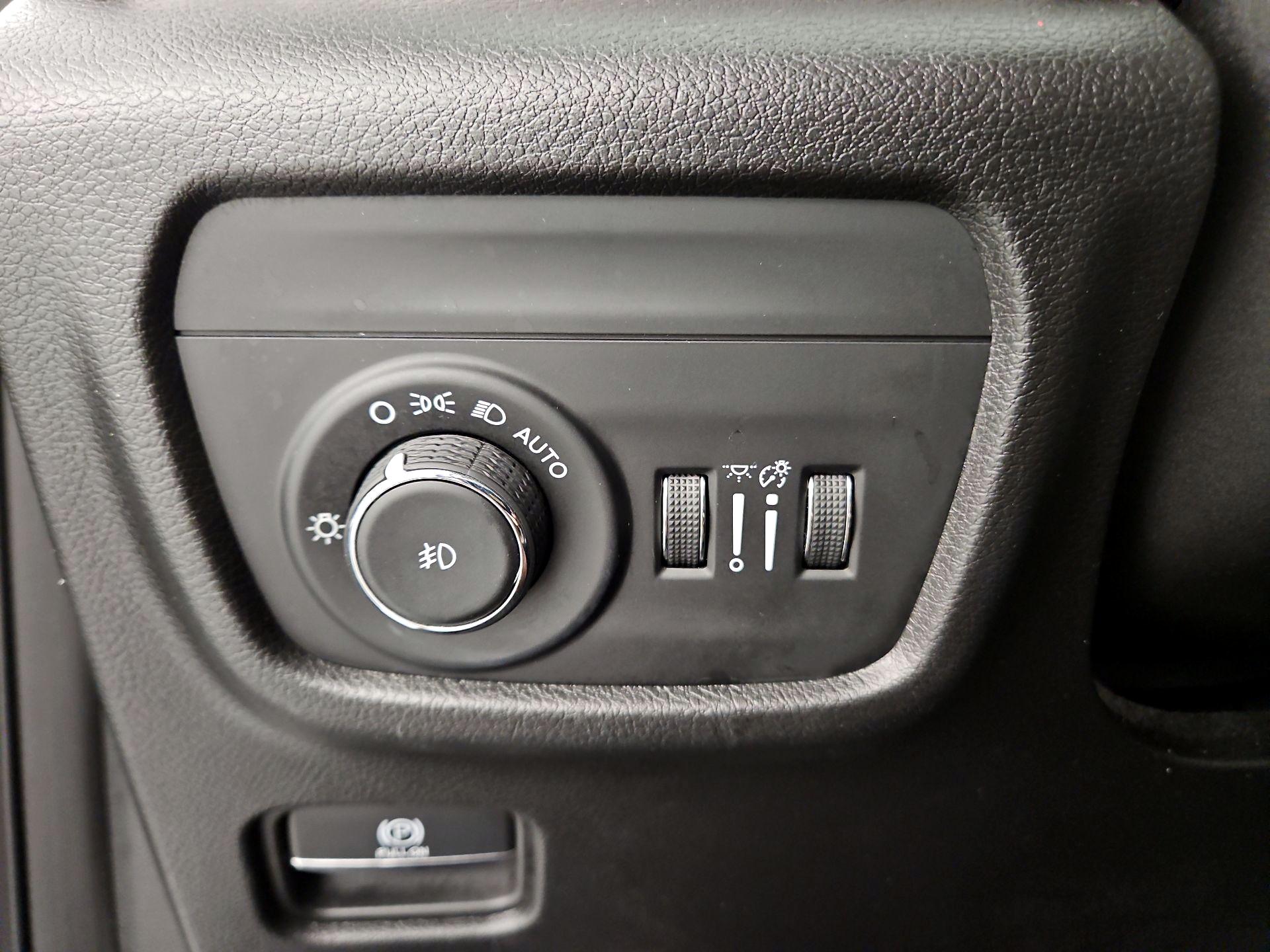 Thumbnail: 2023 Jeep Grand Cherokee L - 11