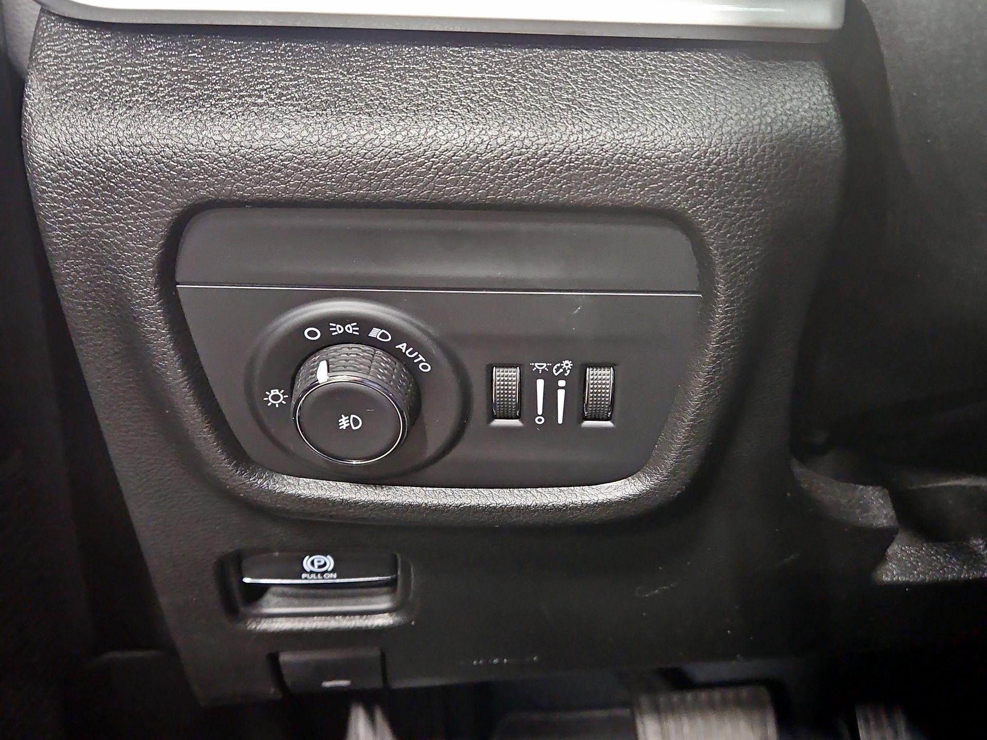 Thumbnail: 2023 Jeep Grand Cherokee L - 11