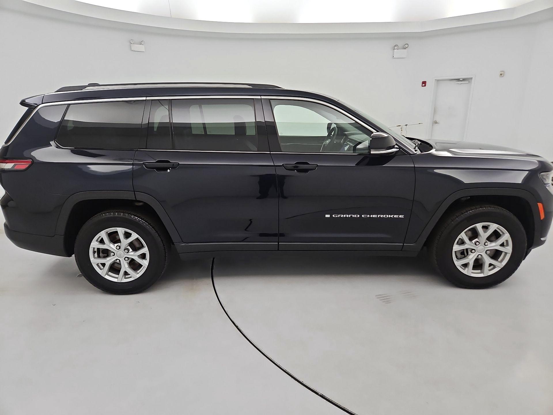 Thumbnail: 2023 Jeep Grand Cherokee L - 4