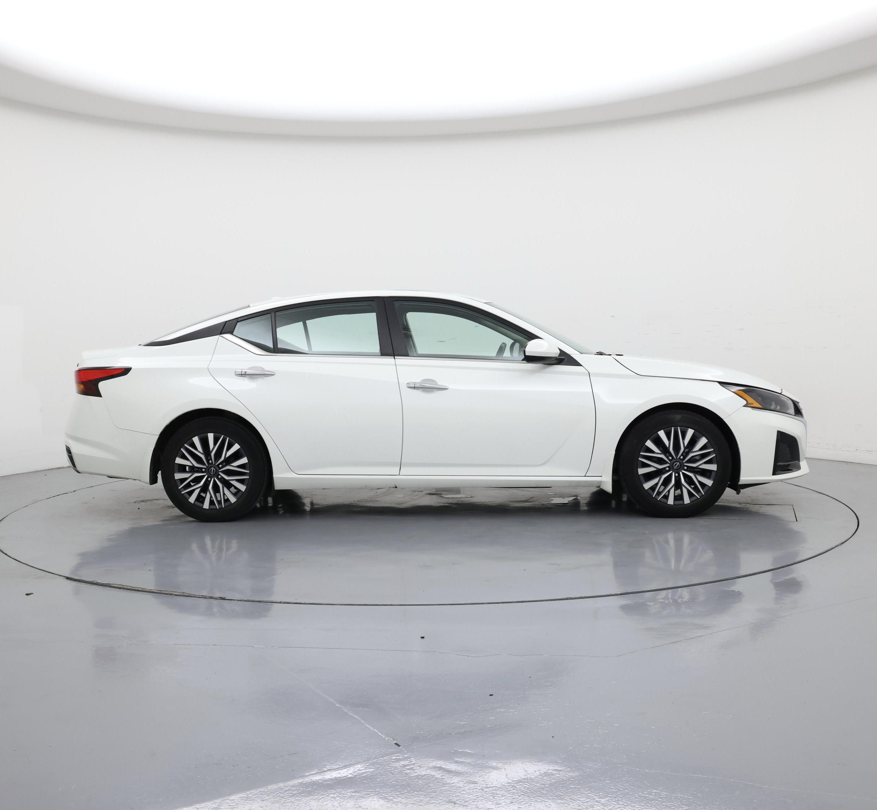 Thumbnail: 2023 Nissan Altima - 7