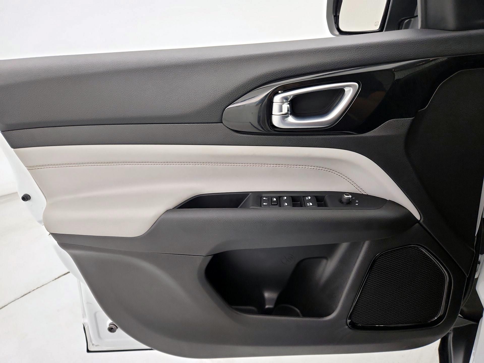 Thumbnail: 2022 Jeep Compass - 12