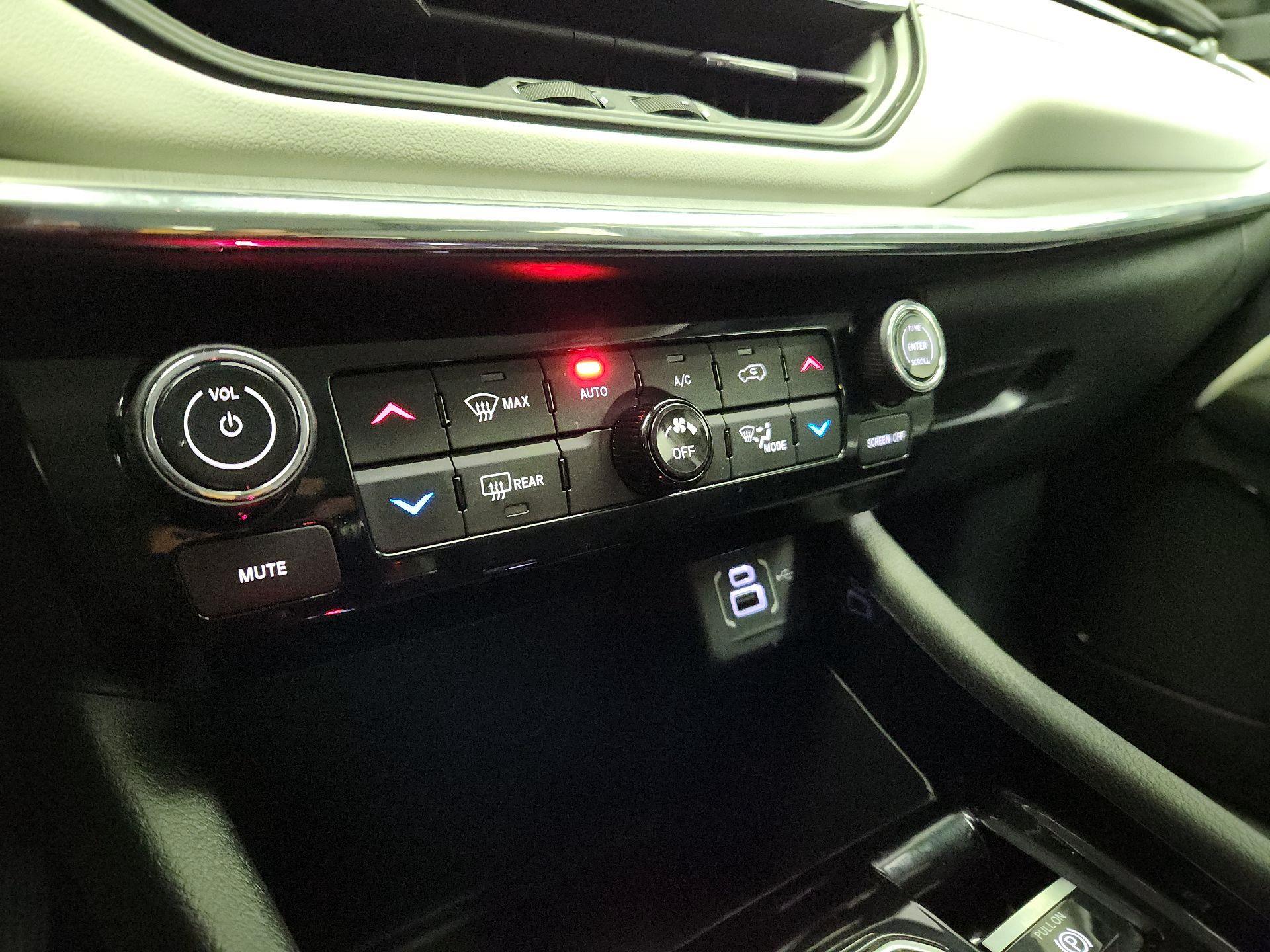 Thumbnail: 2022 Jeep Compass - 16