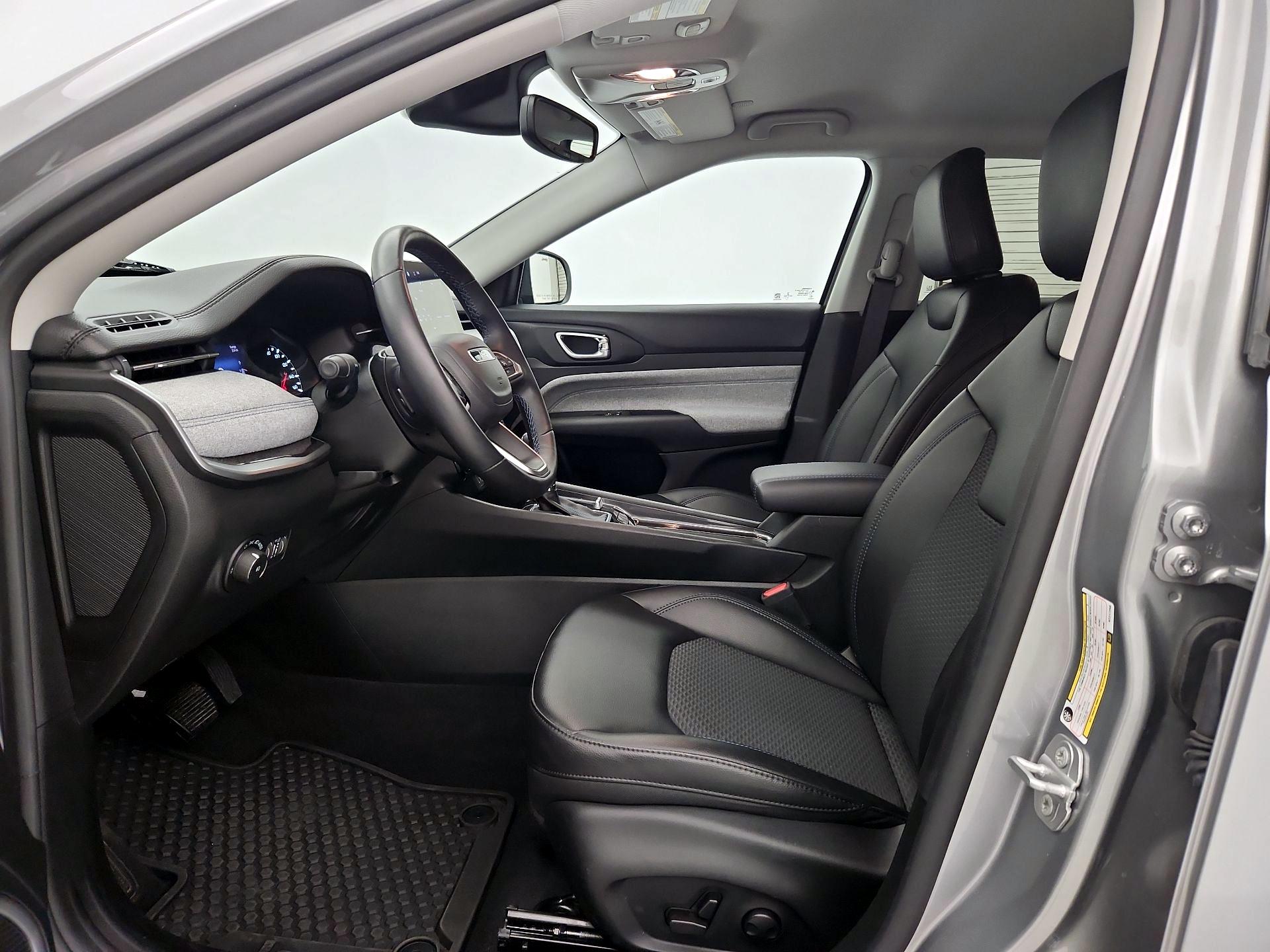 Thumbnail: 2022 Jeep Compass - 11