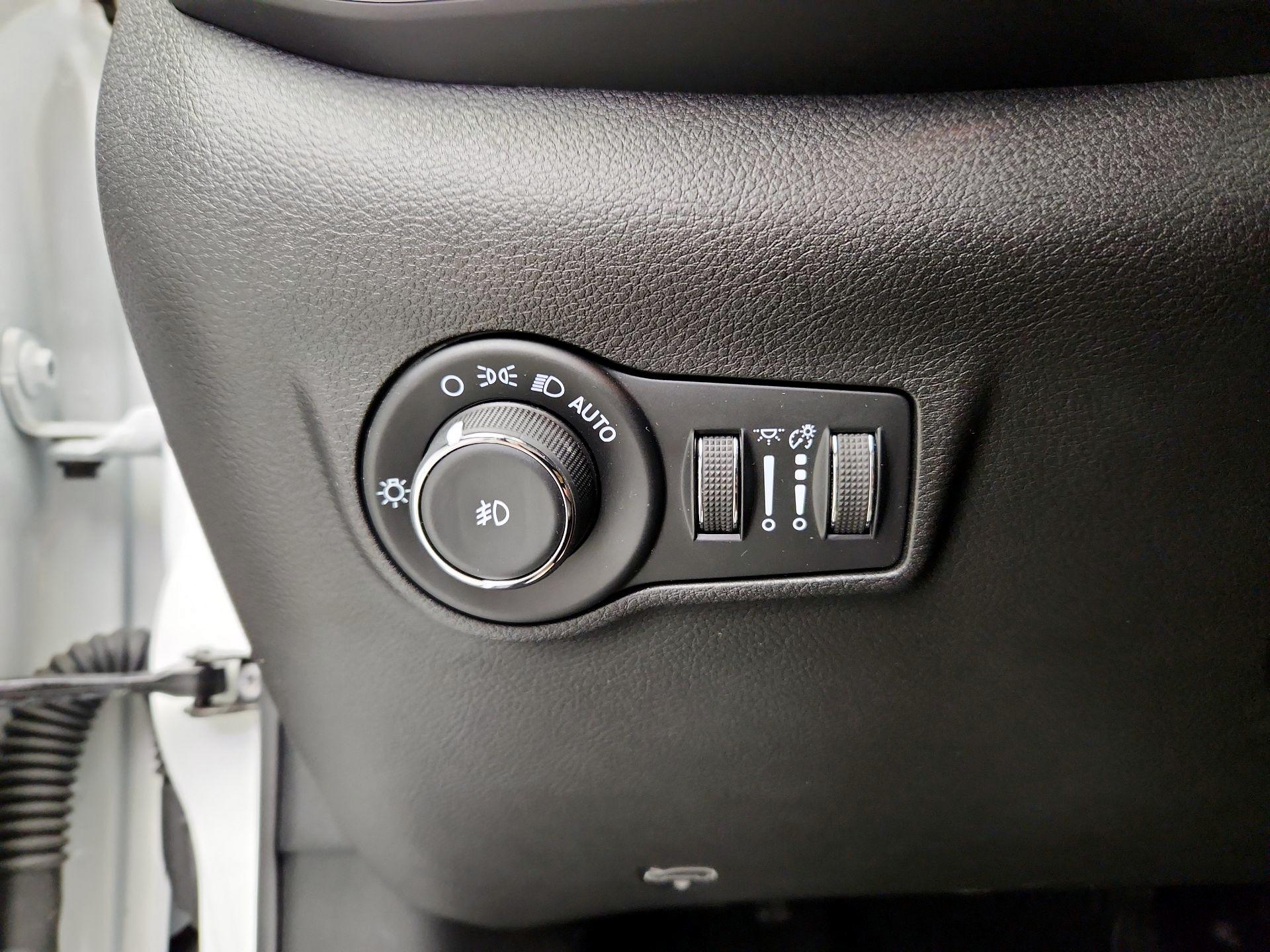 Thumbnail: 2023 Jeep Compass - 13