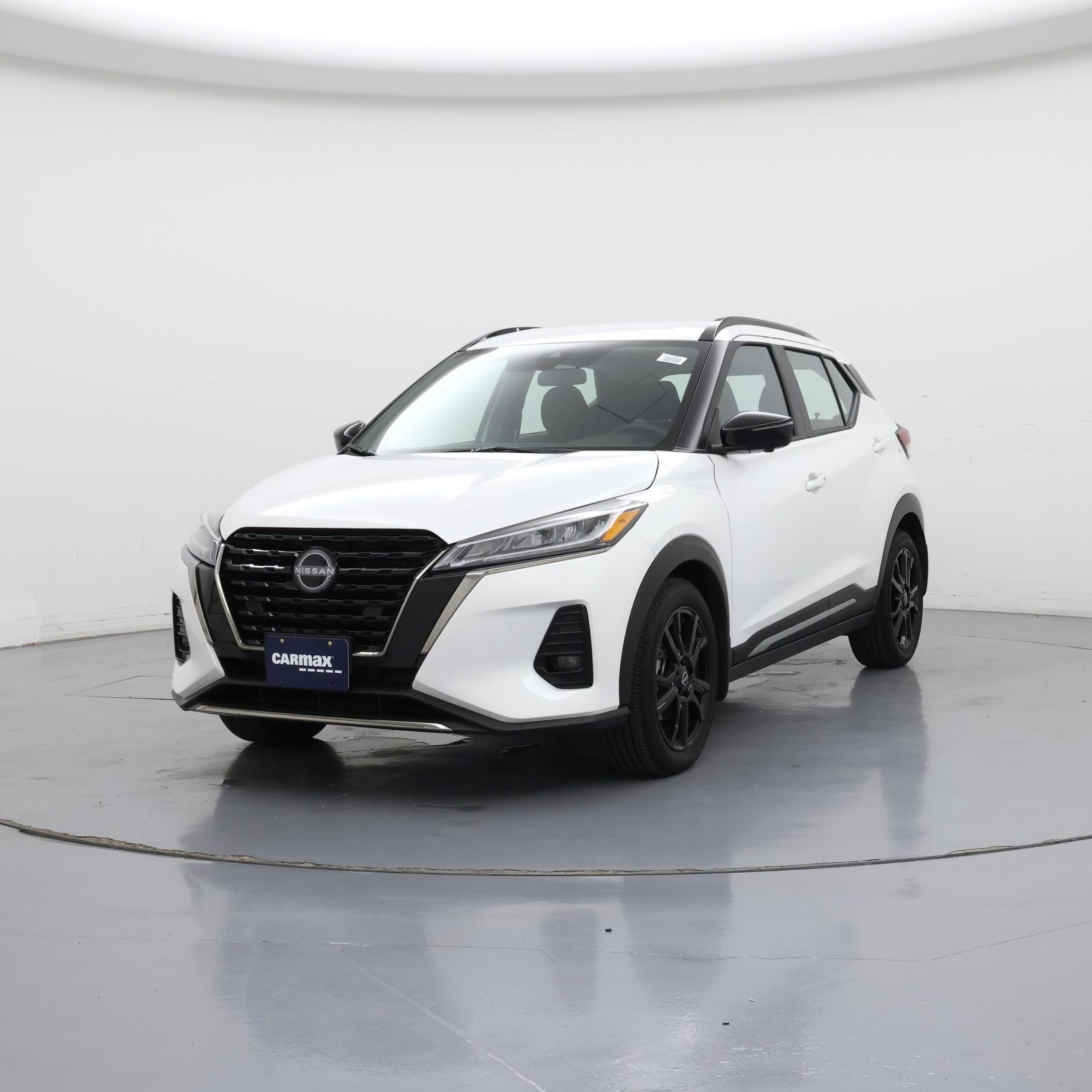 Thumbnail: 2023 Nissan Kicks - 4
