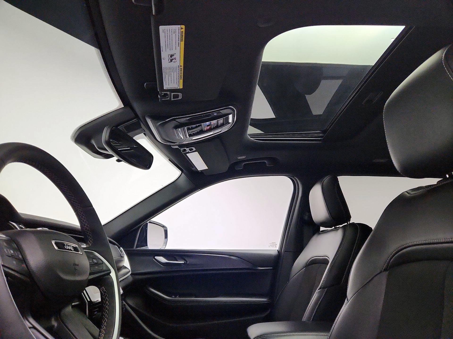 Thumbnail: 2023 Jeep Grand Cherokee L - 19