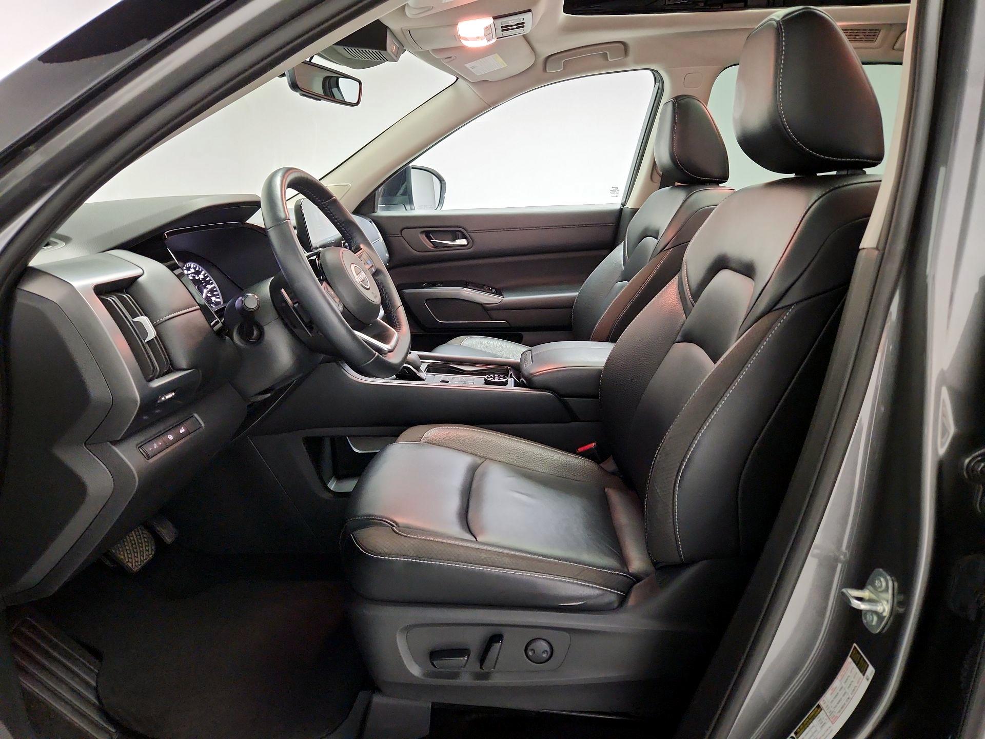 Thumbnail: 2023 Nissan Pathfinder - 11