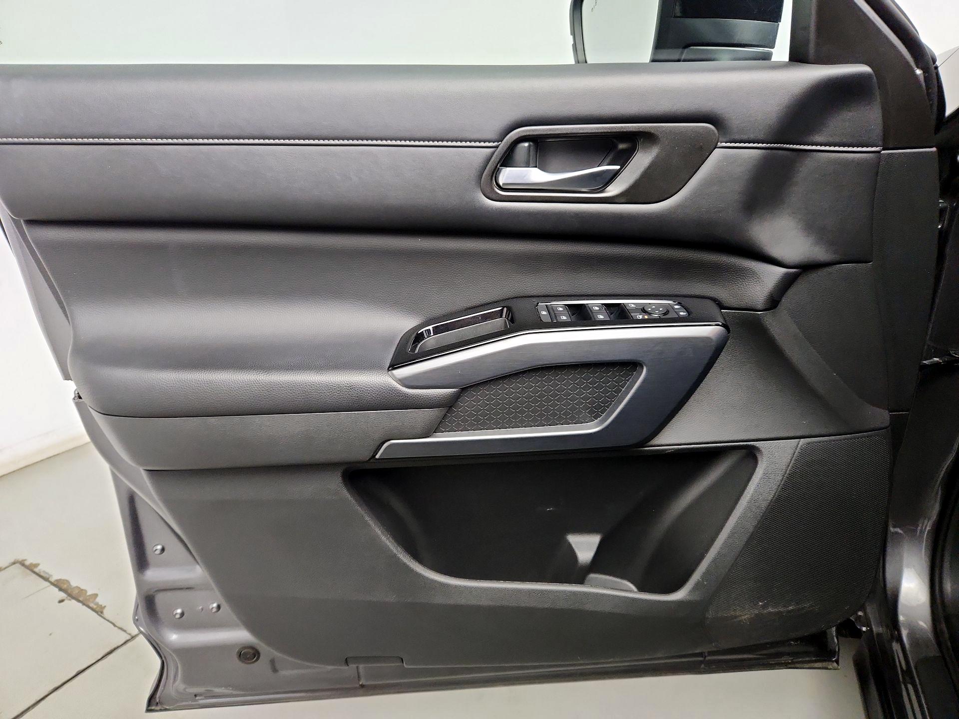 Thumbnail: 2023 Nissan Pathfinder - 12