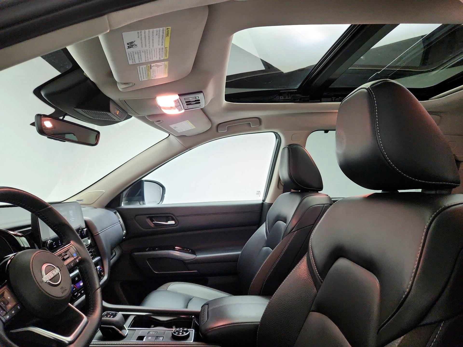 Thumbnail: 2023 Nissan Pathfinder - 20