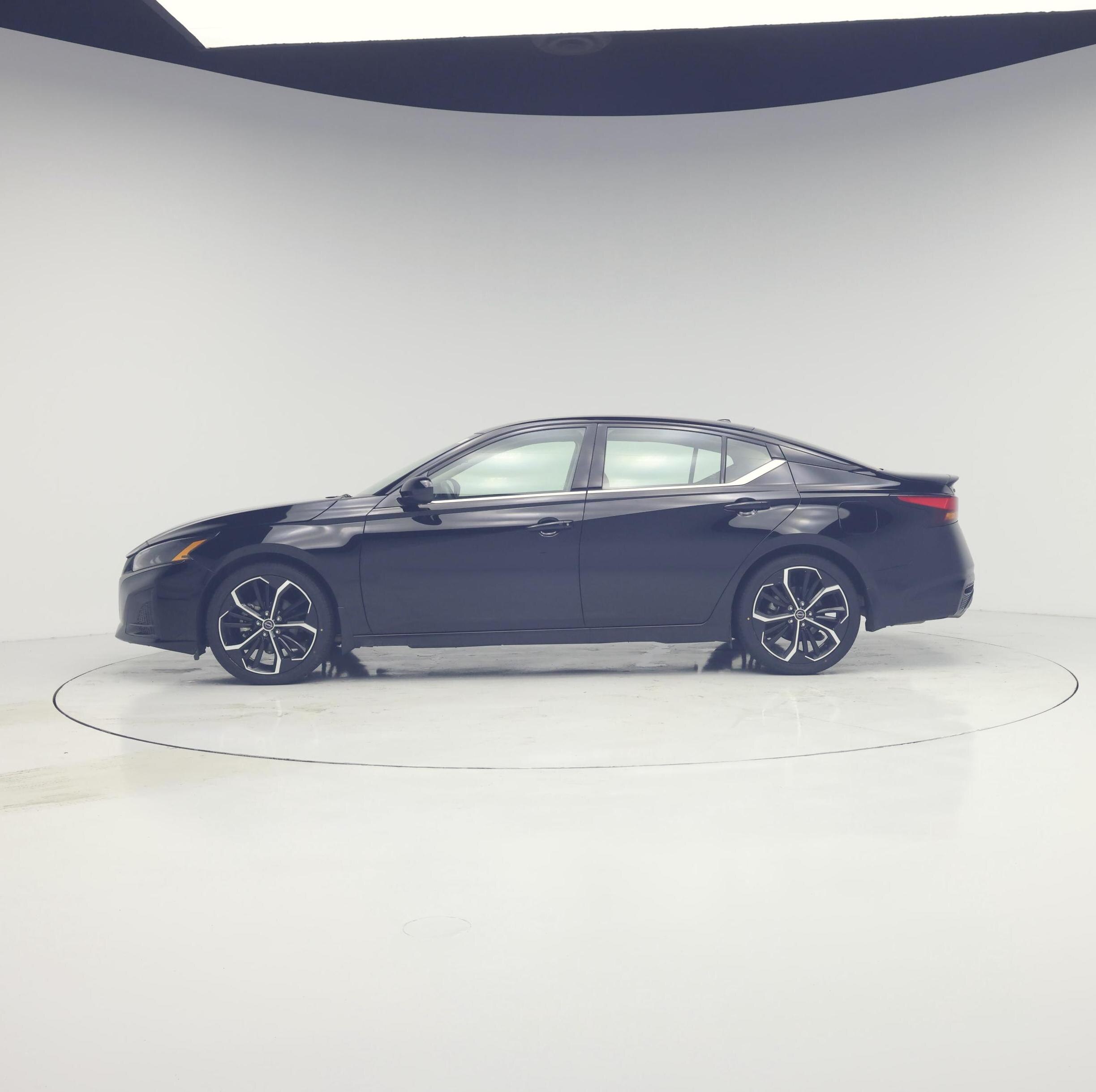 Thumbnail: 2023 Nissan Altima - 3