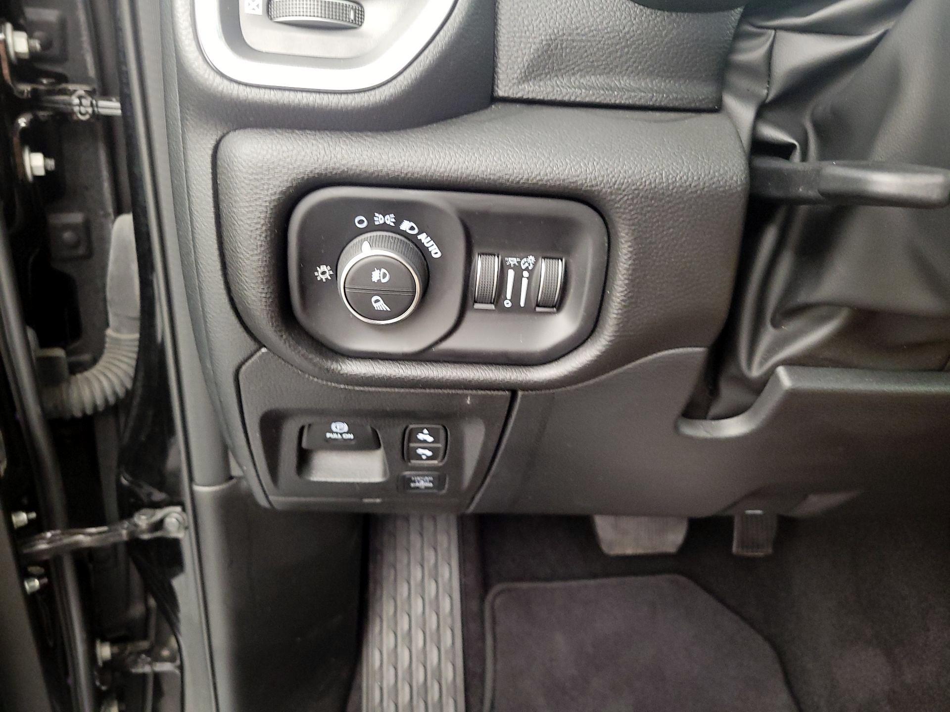Thumbnail: 2025 RAM 1500 - 13