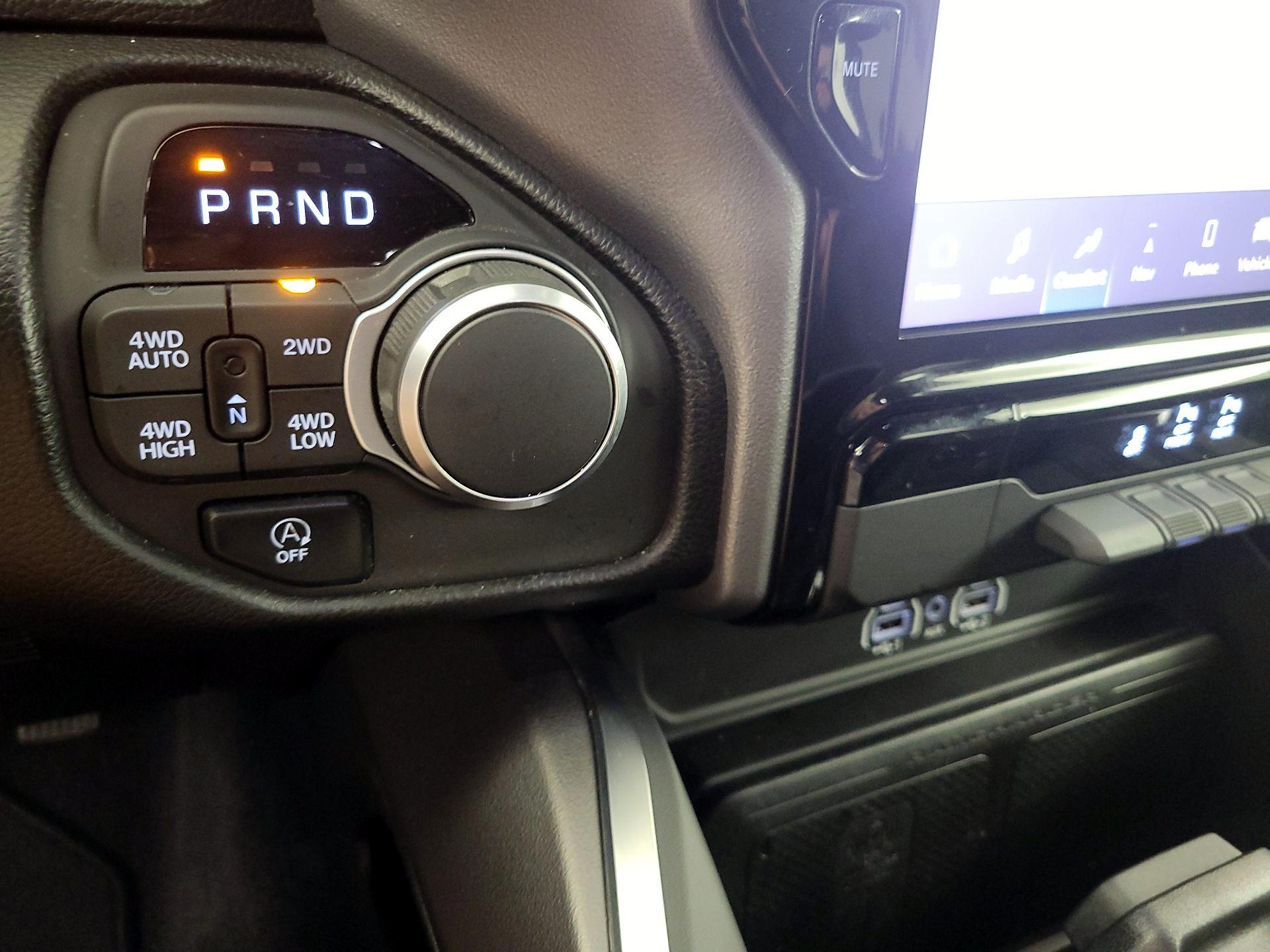 Thumbnail: 2025 RAM 1500 - 18