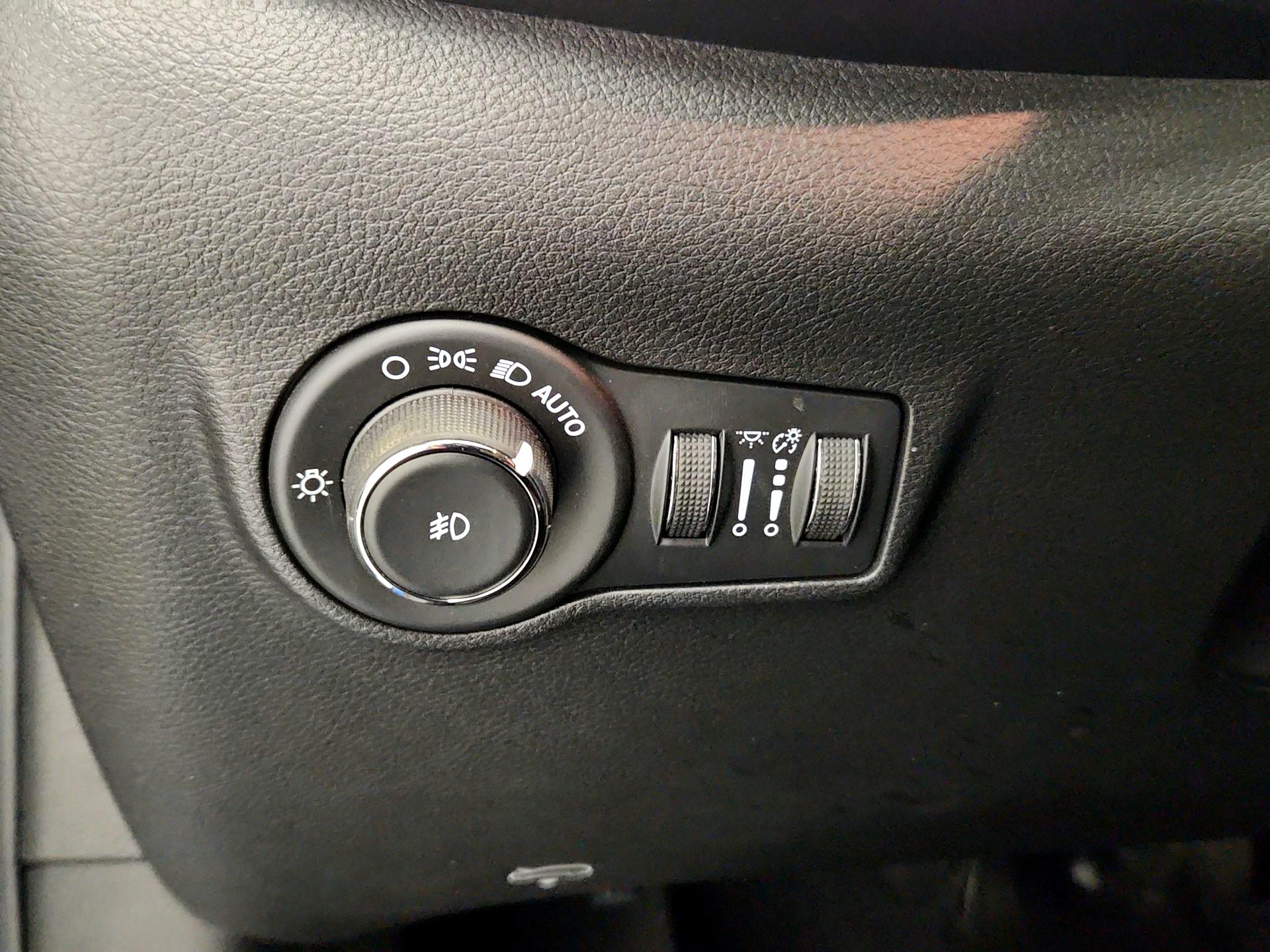 Thumbnail: 2022 Jeep Compass - 13