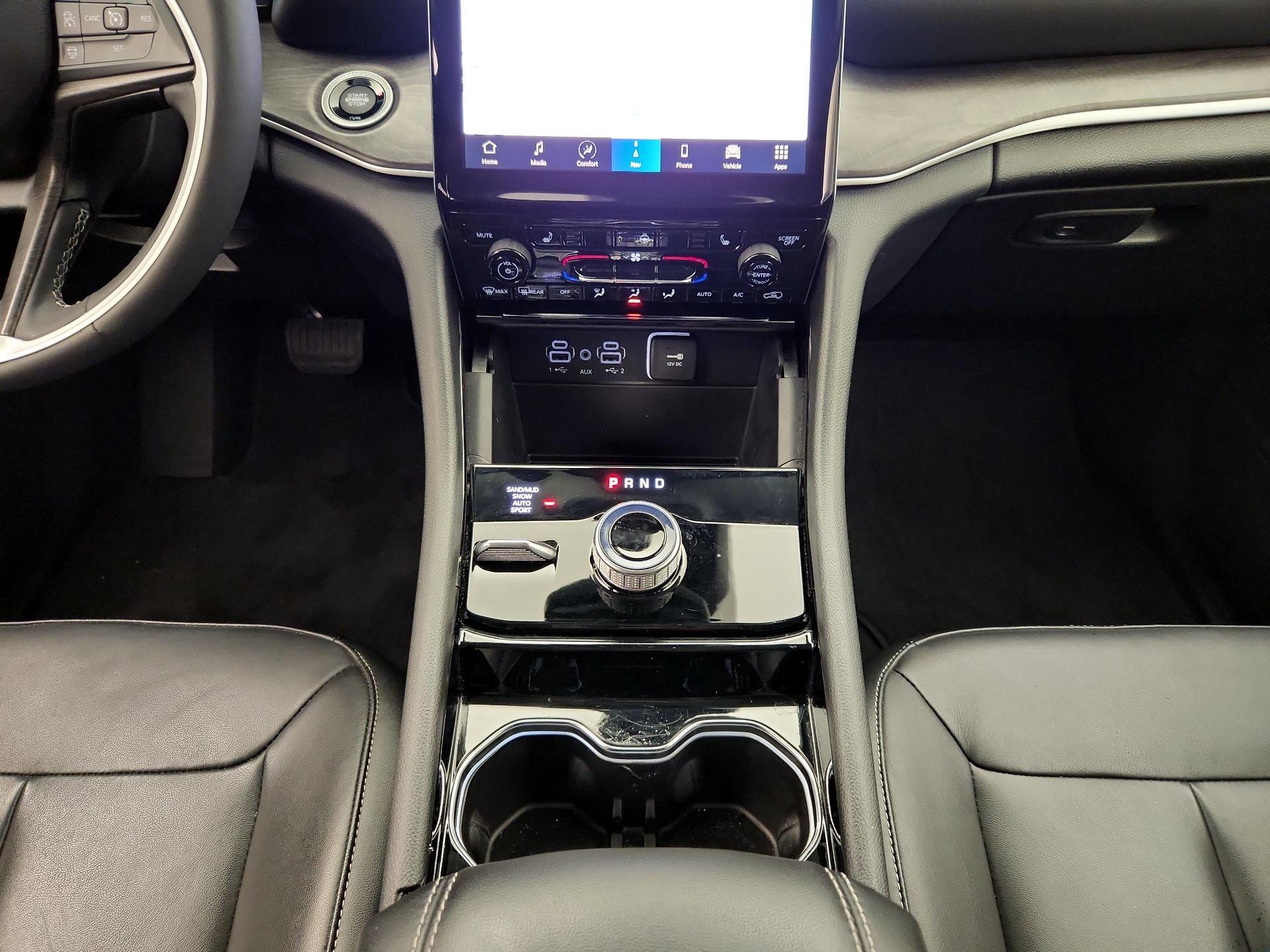 Thumbnail: 2023 Jeep Grand Cherokee - 18