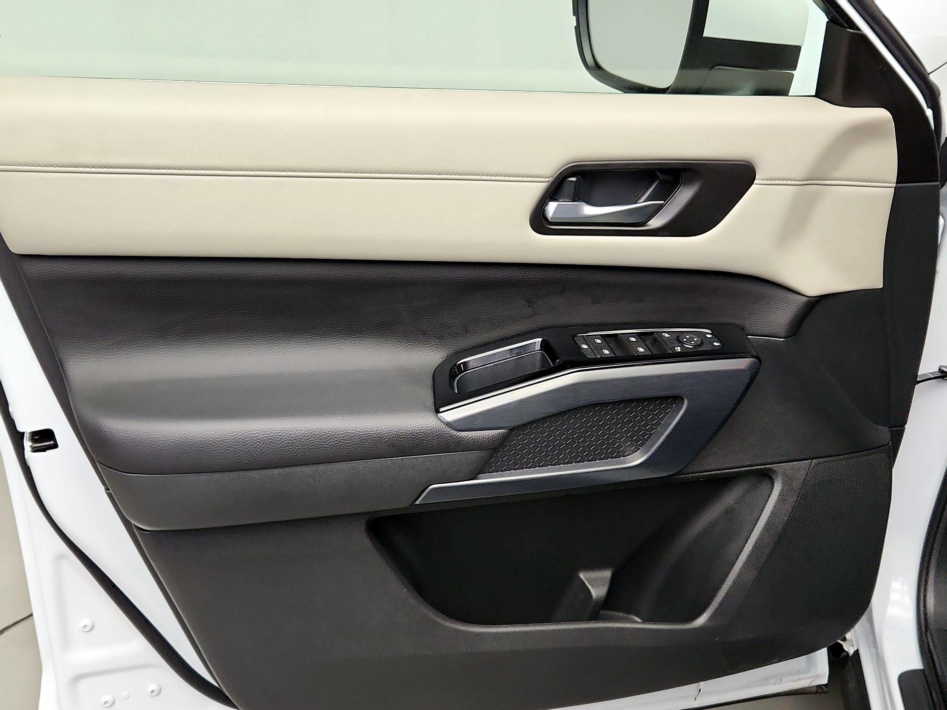 Thumbnail: 2025 Nissan Pathfinder - 12