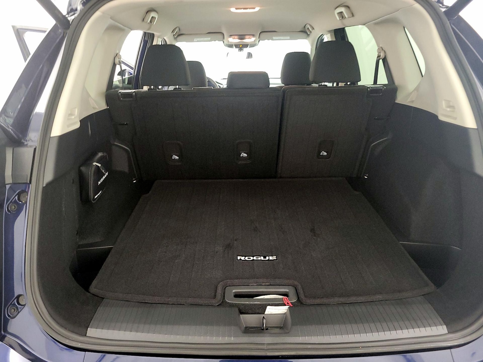 2025 Nissan Rogue SV - Photo 21