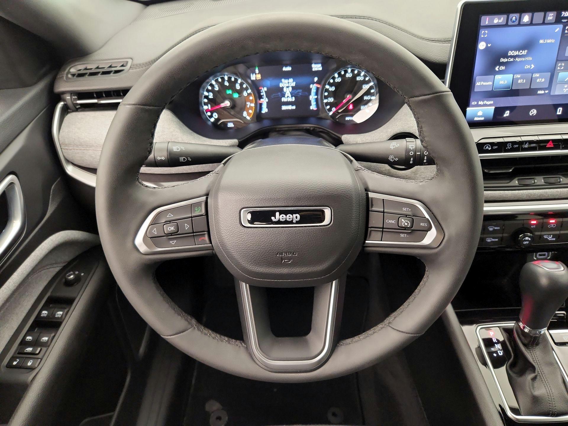 Thumbnail: 2023 Jeep Compass - 10