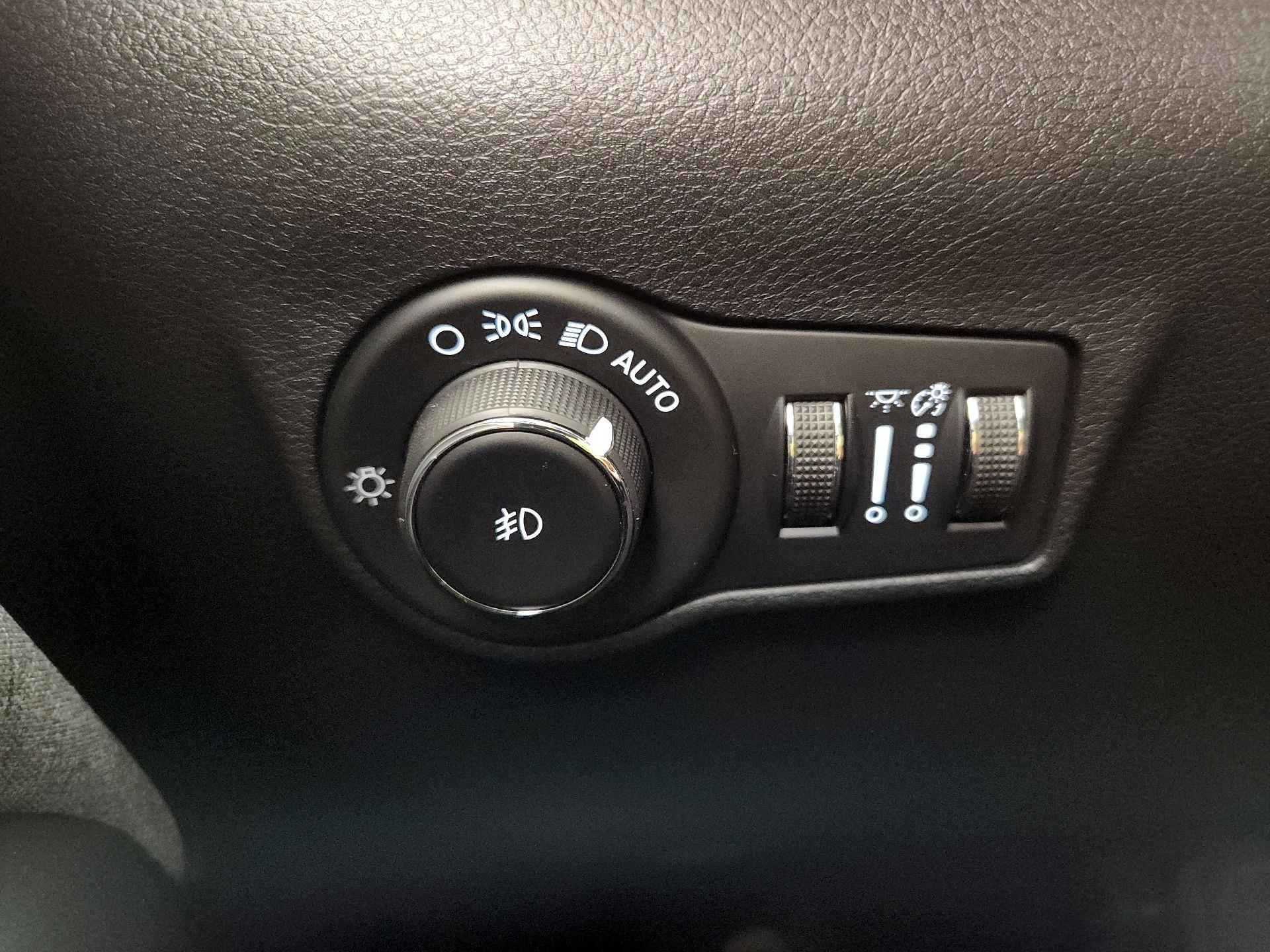 Thumbnail: 2023 Jeep Compass - 13