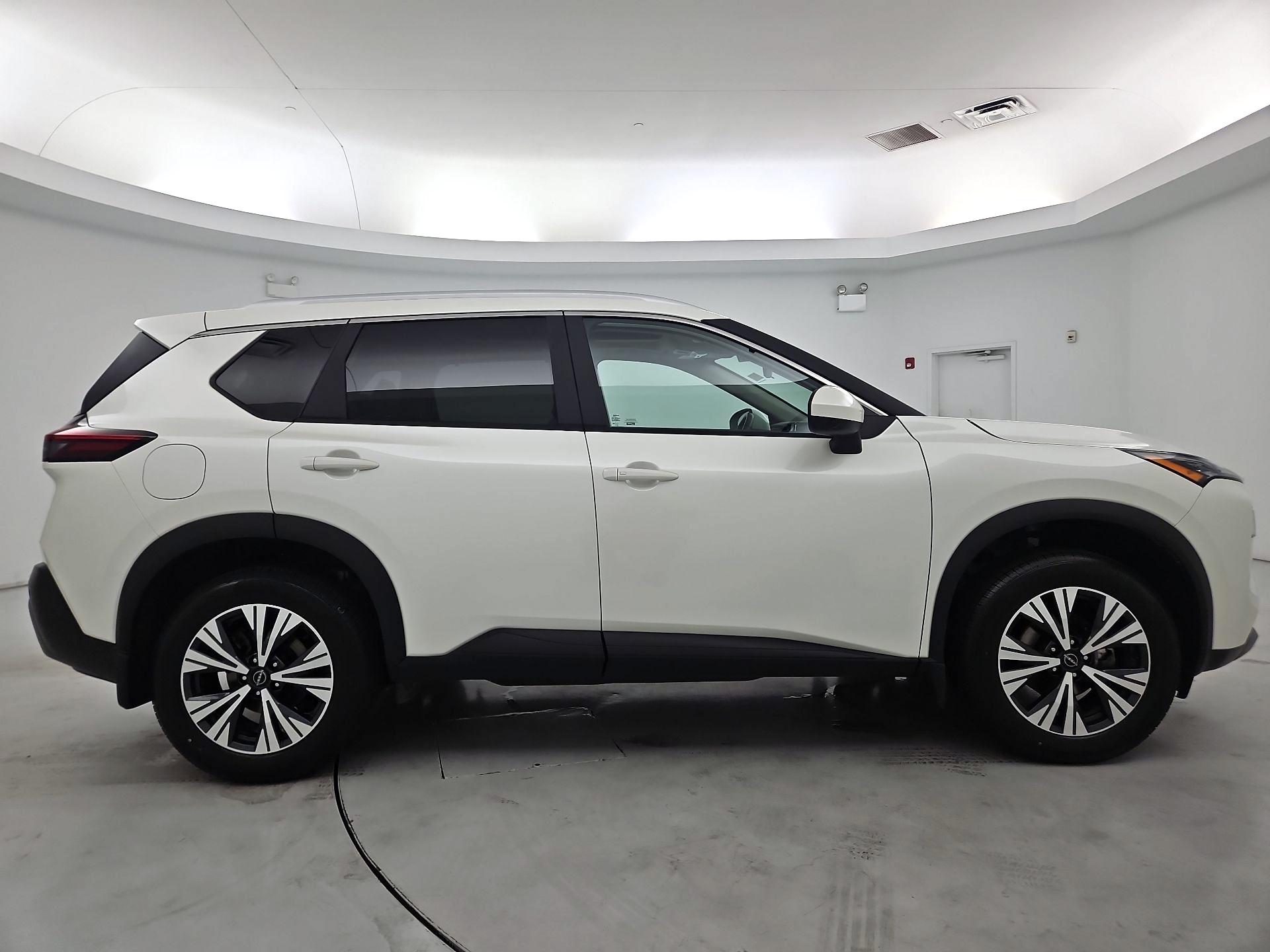 Thumbnail: 2023 Nissan Rogue - 4