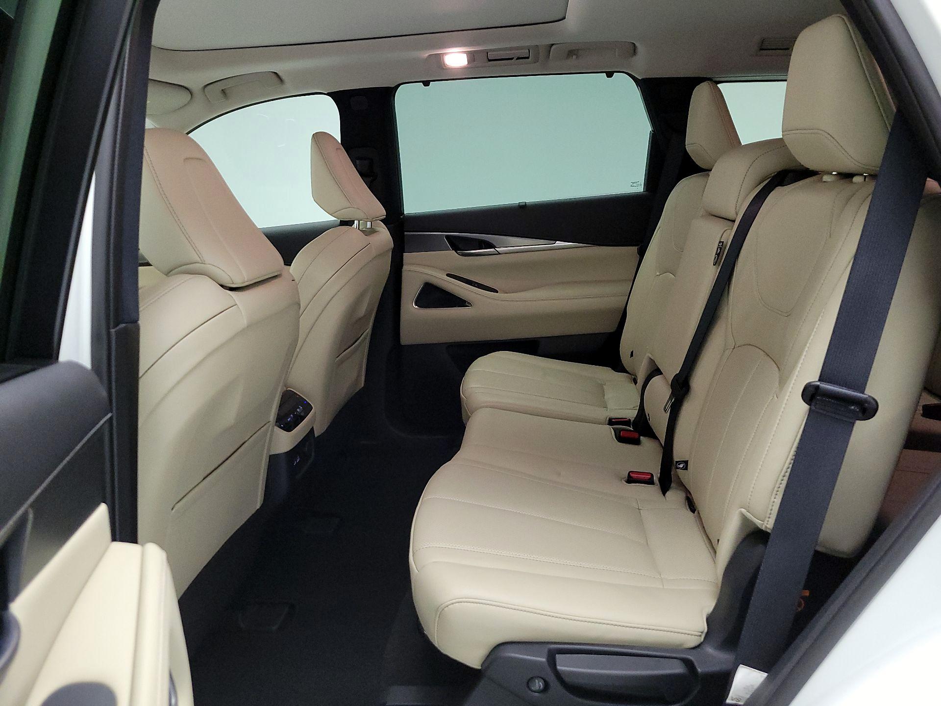 Thumbnail: 2023 INFINITI QX60 - 19