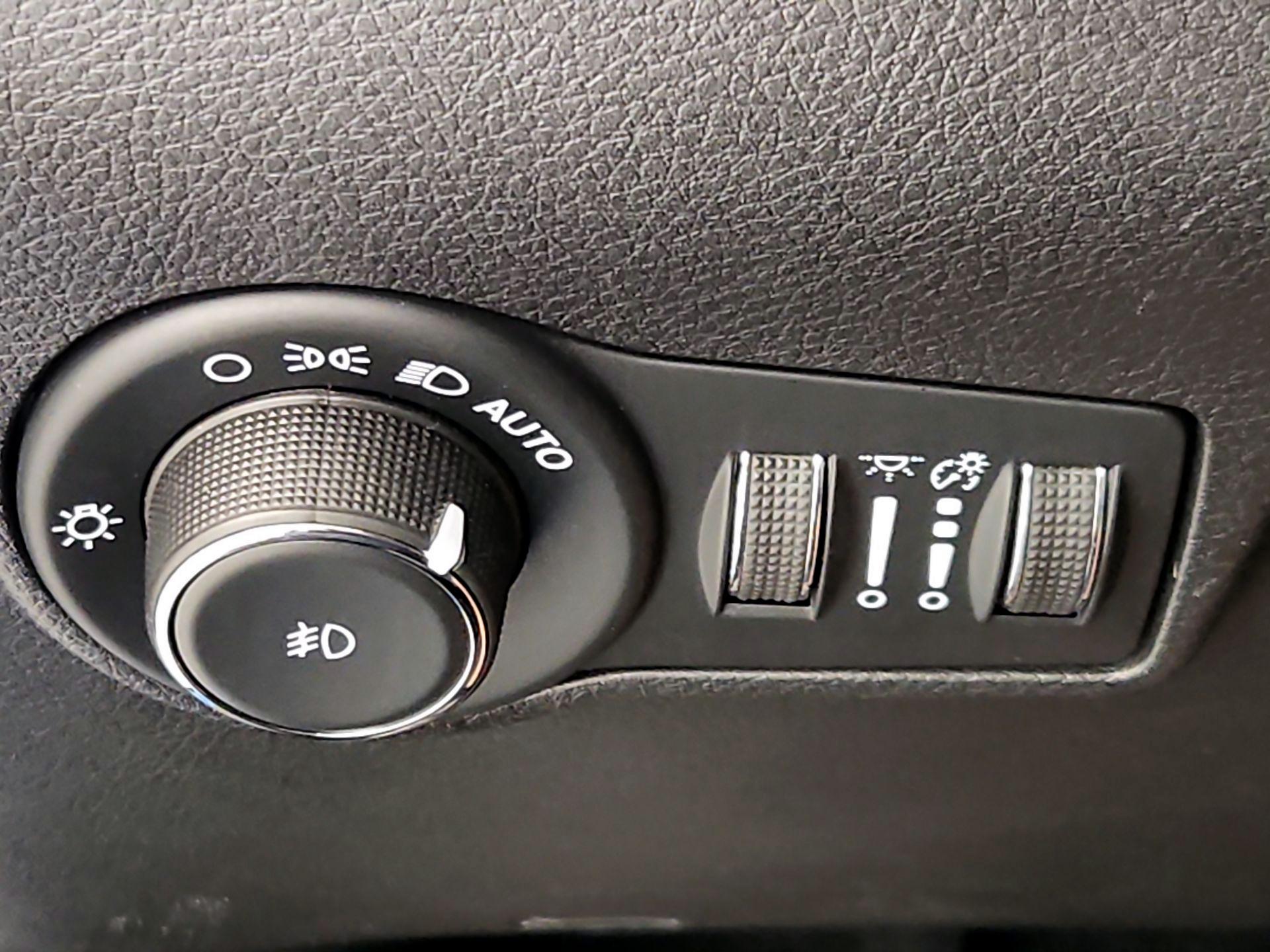 Thumbnail: 2022 Jeep Compass - 13
