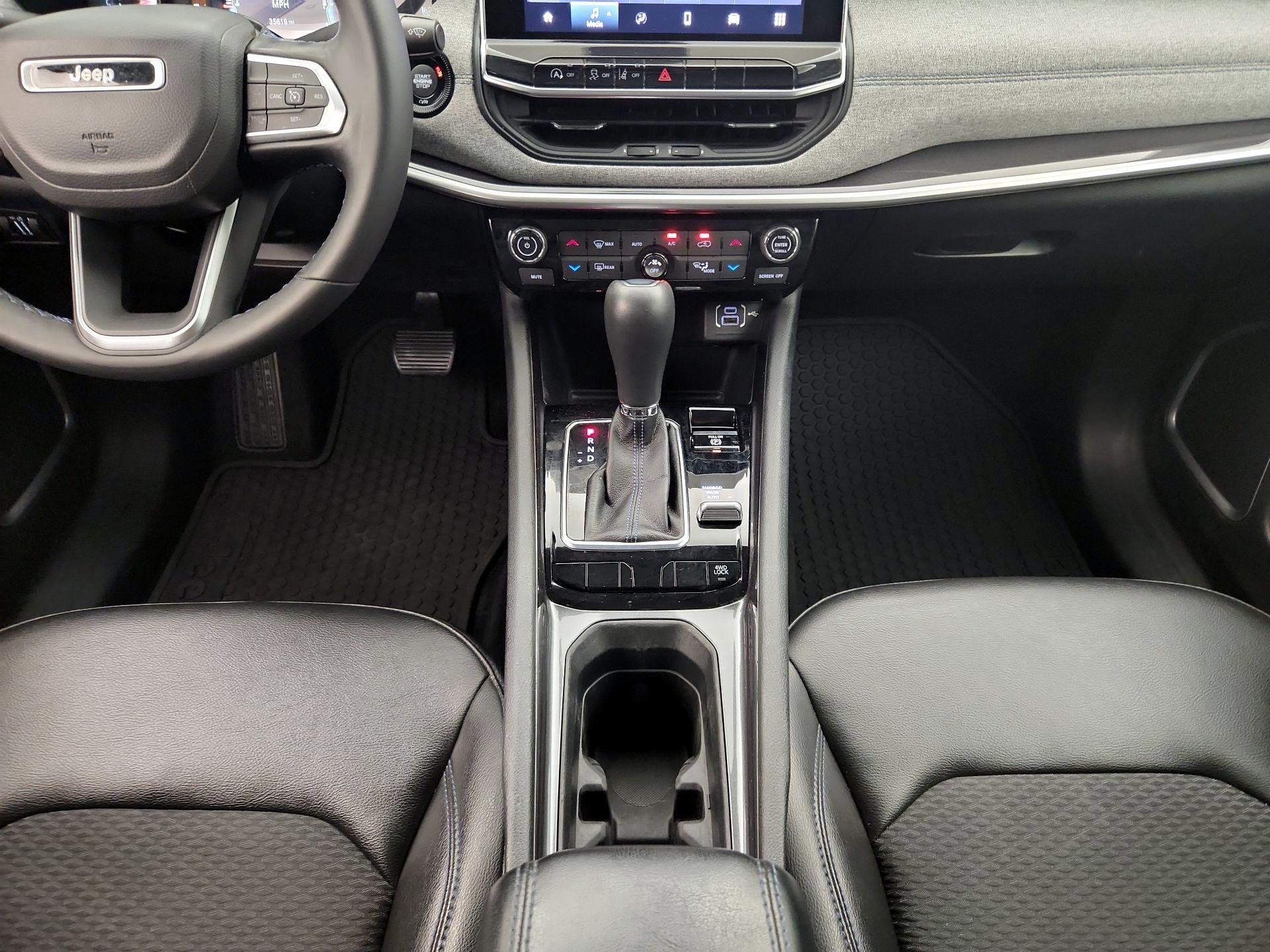 Thumbnail: 2022 Jeep Compass - 17
